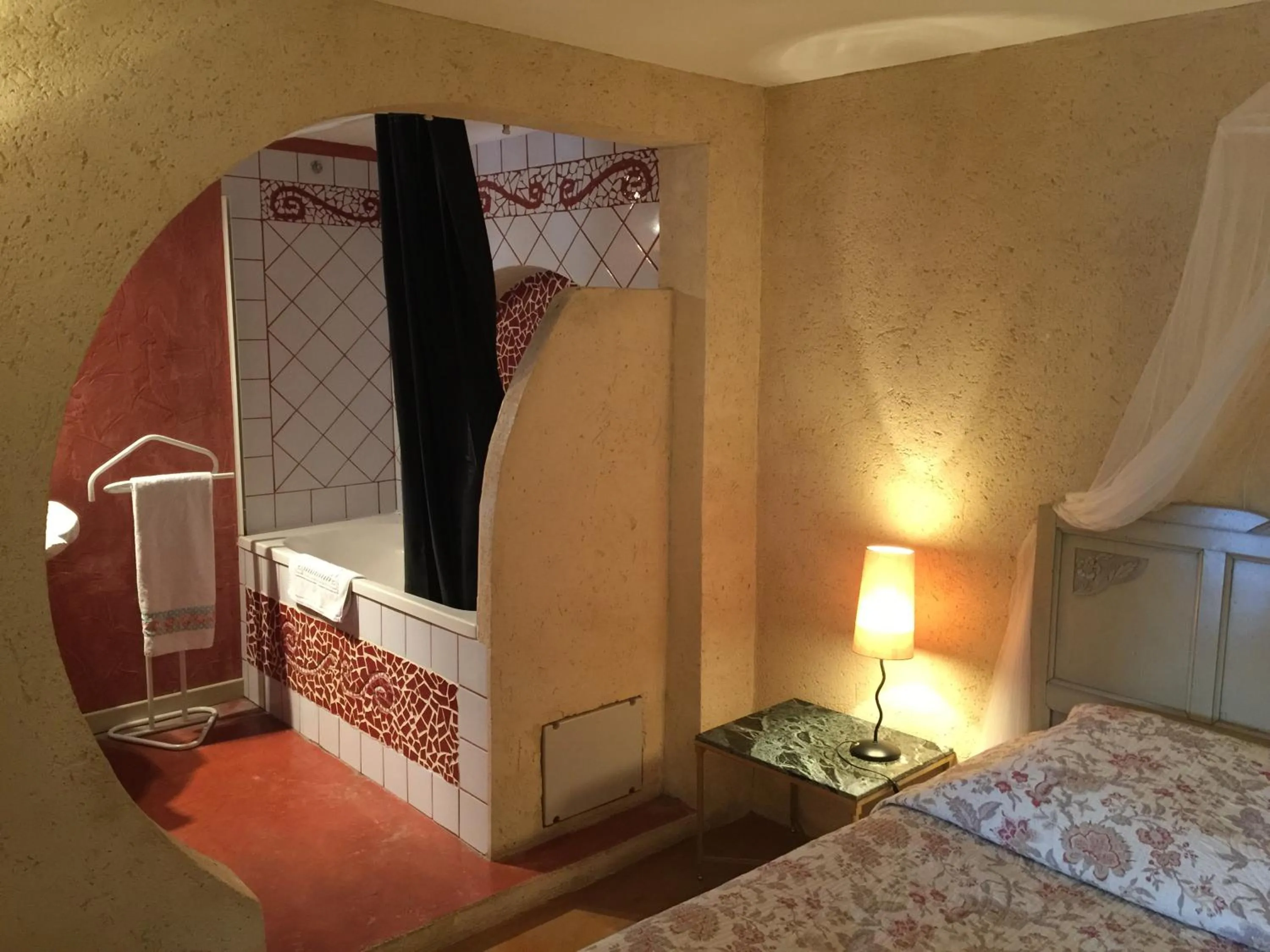 Photo of the whole room, Bed in Gites Climatisés Piscine Chauffée La Balancelle