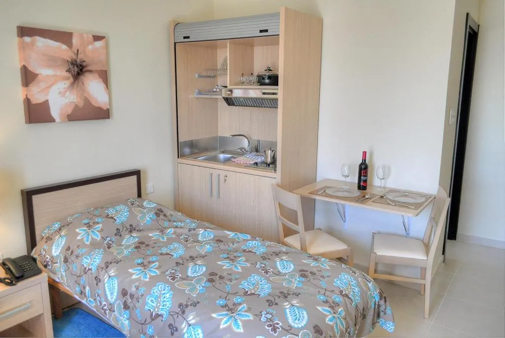 Photo of the whole room, Bed in Hotel Kappara