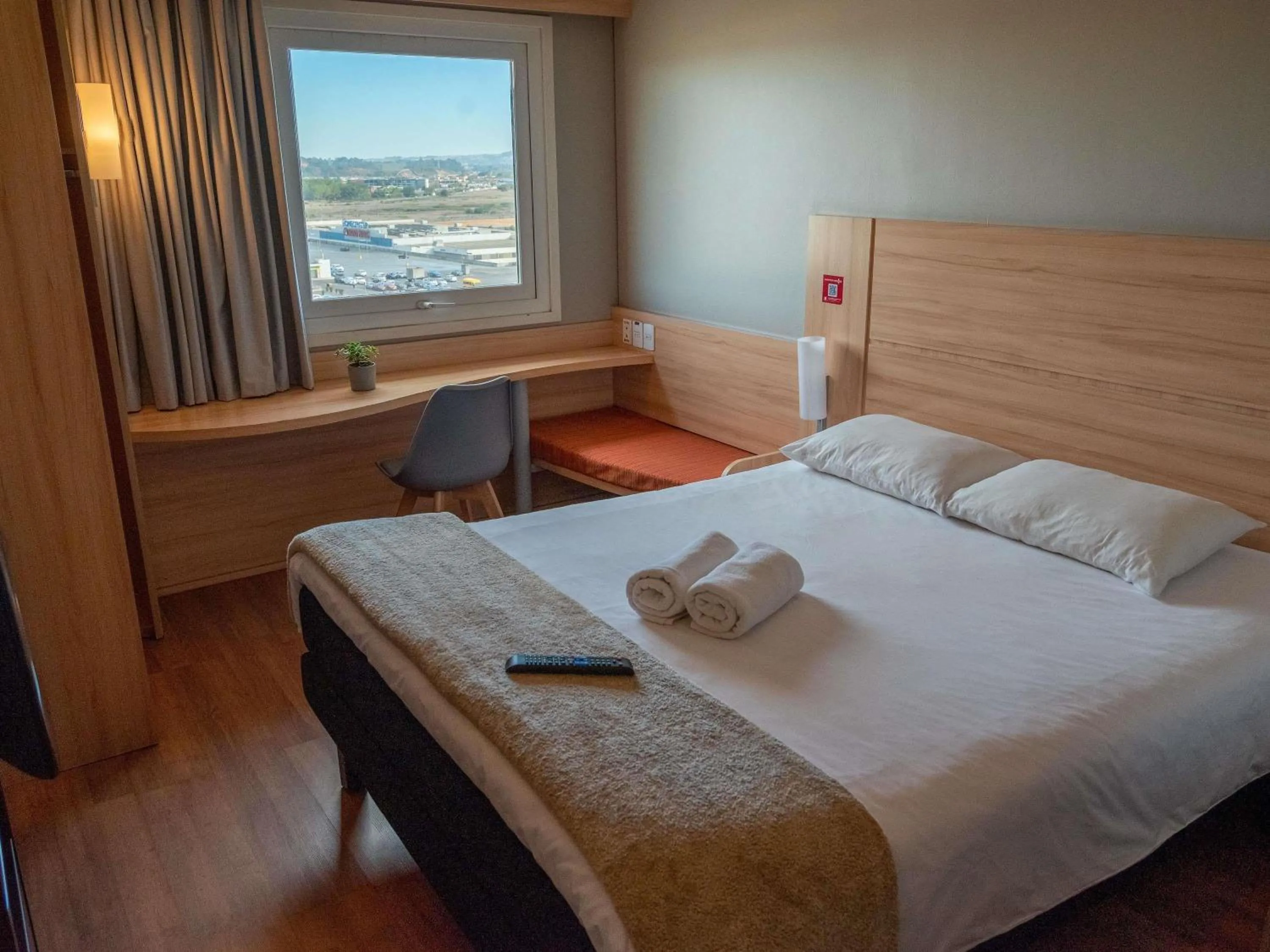 Bedroom, Bed in ibis Concepcion