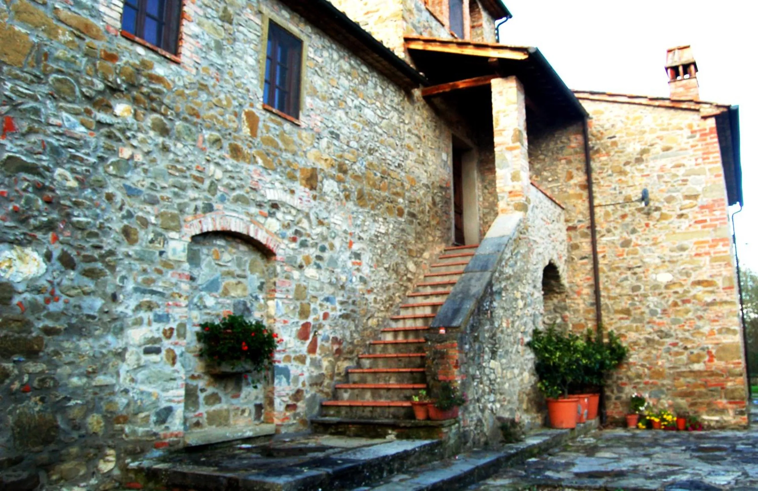 Facade/entrance in Borgo Nuovo San Martino
