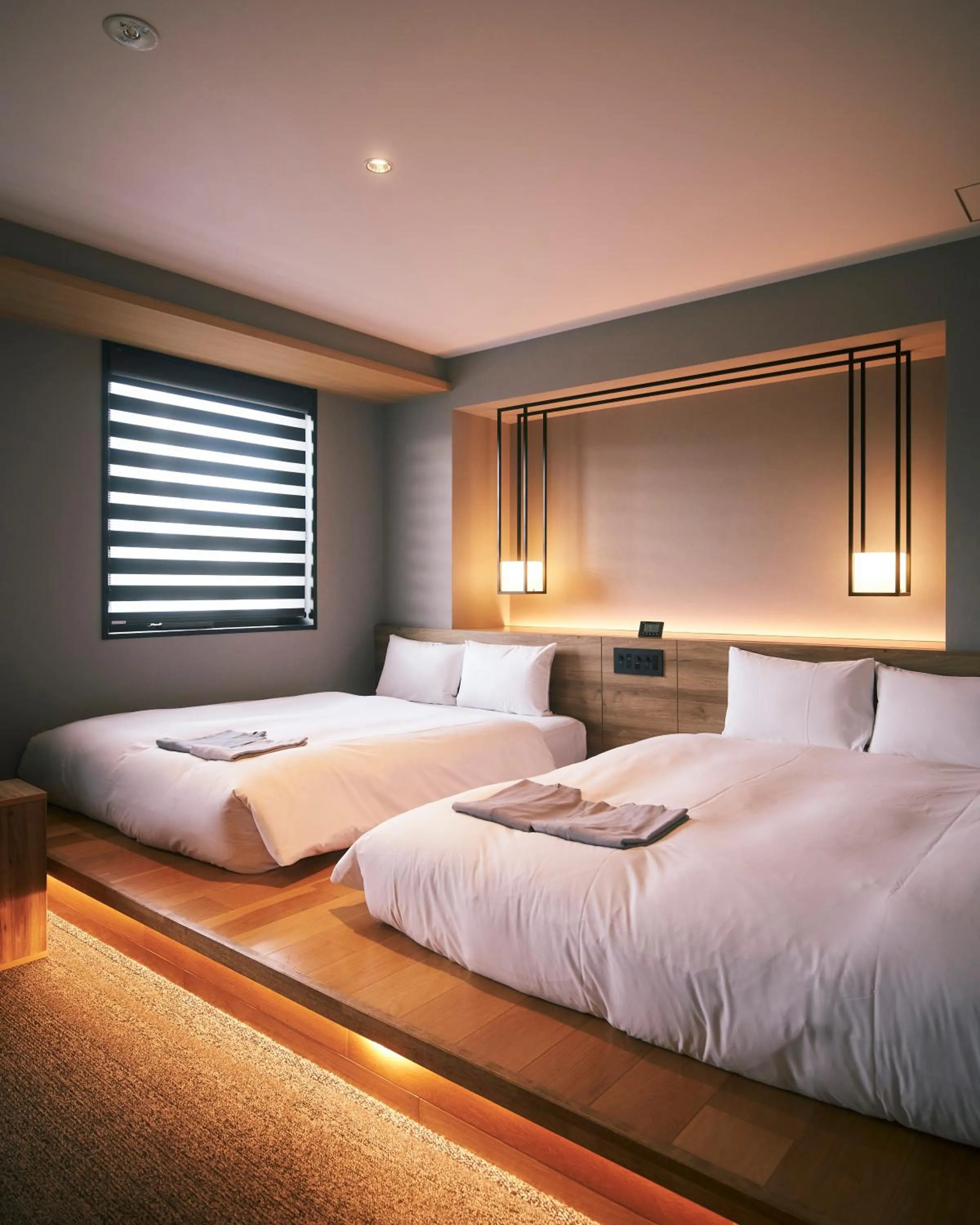 Photo of the whole room, Bed in hotel androoms Shin-Osaka