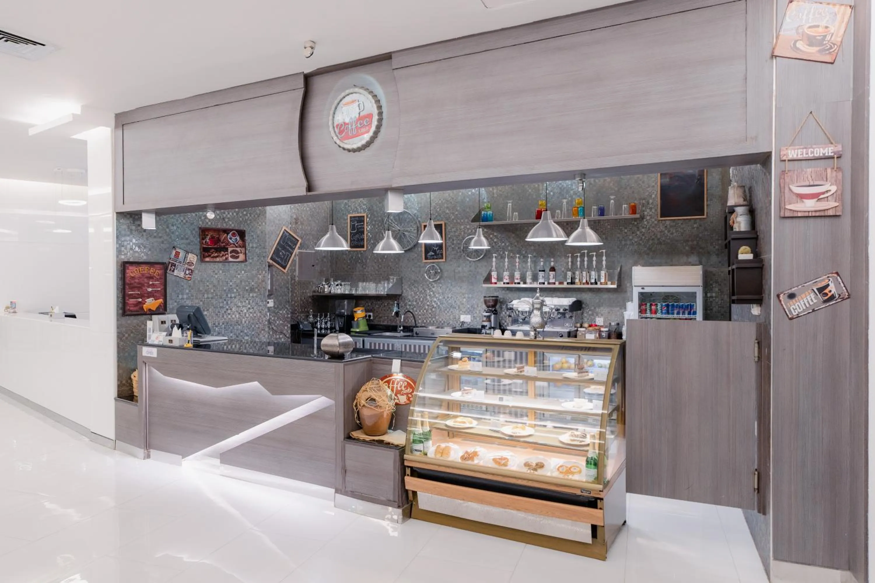 Food and drinks in فندق وهج بوليفارد Wahaj Boulevard Hotel