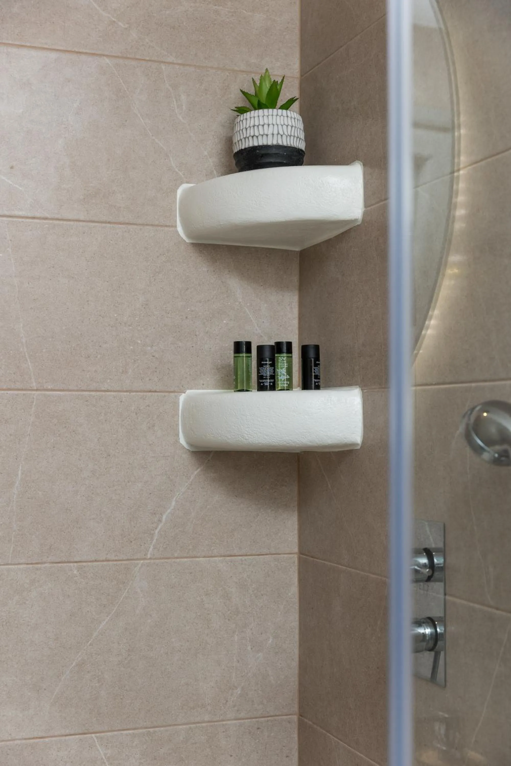 Shower in Marine Dream