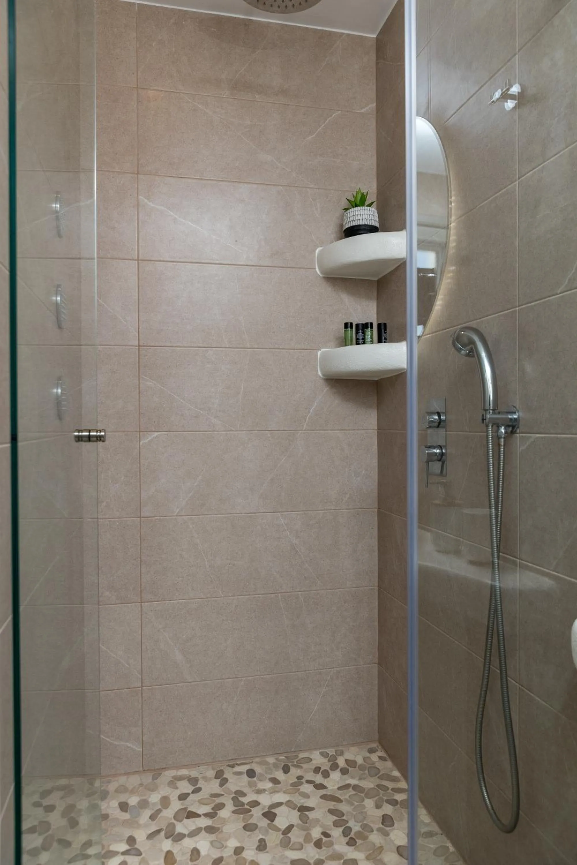 Shower in Marine Dream