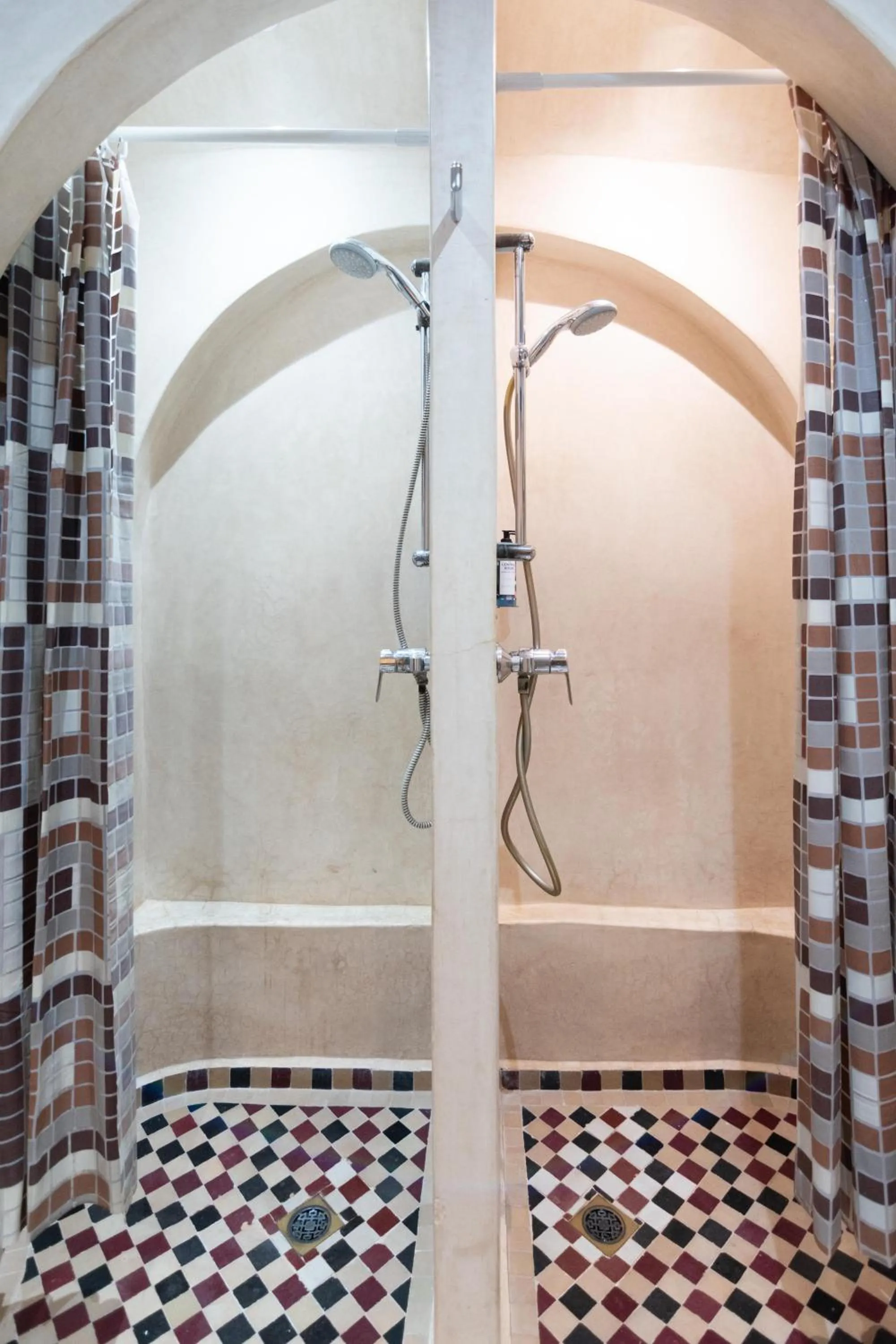 Shower in The Central House Marrakech Medina