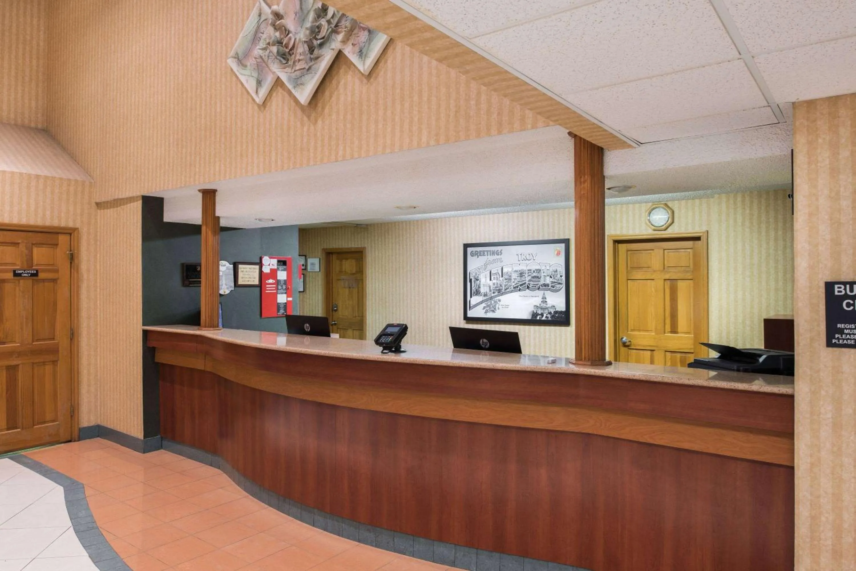 Lobby or reception in Super 8 by Wyndham Troy IL/St. Louis Area
