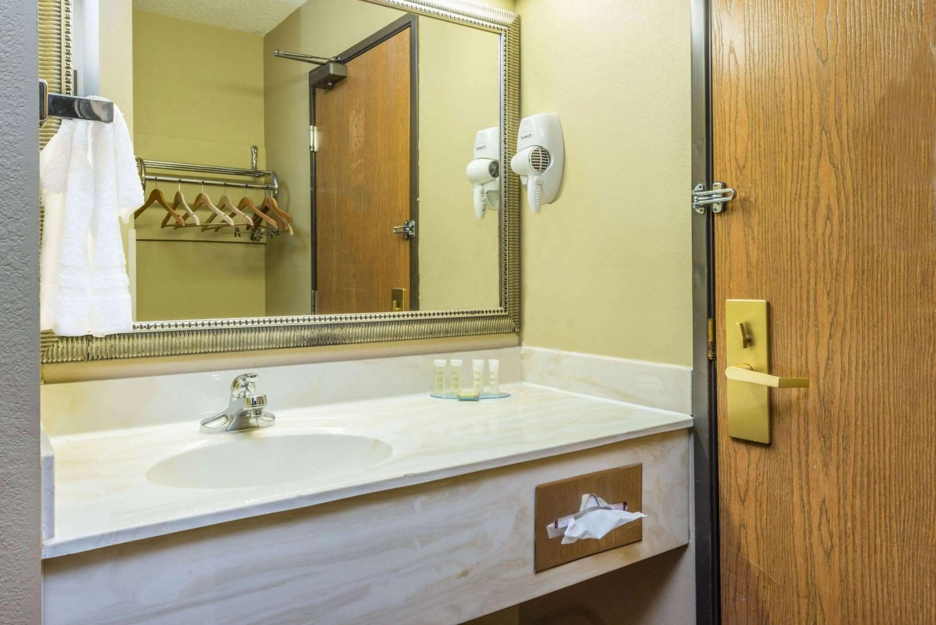 Photo of the whole room in Super 8 by Wyndham Troy IL/St. Louis Area