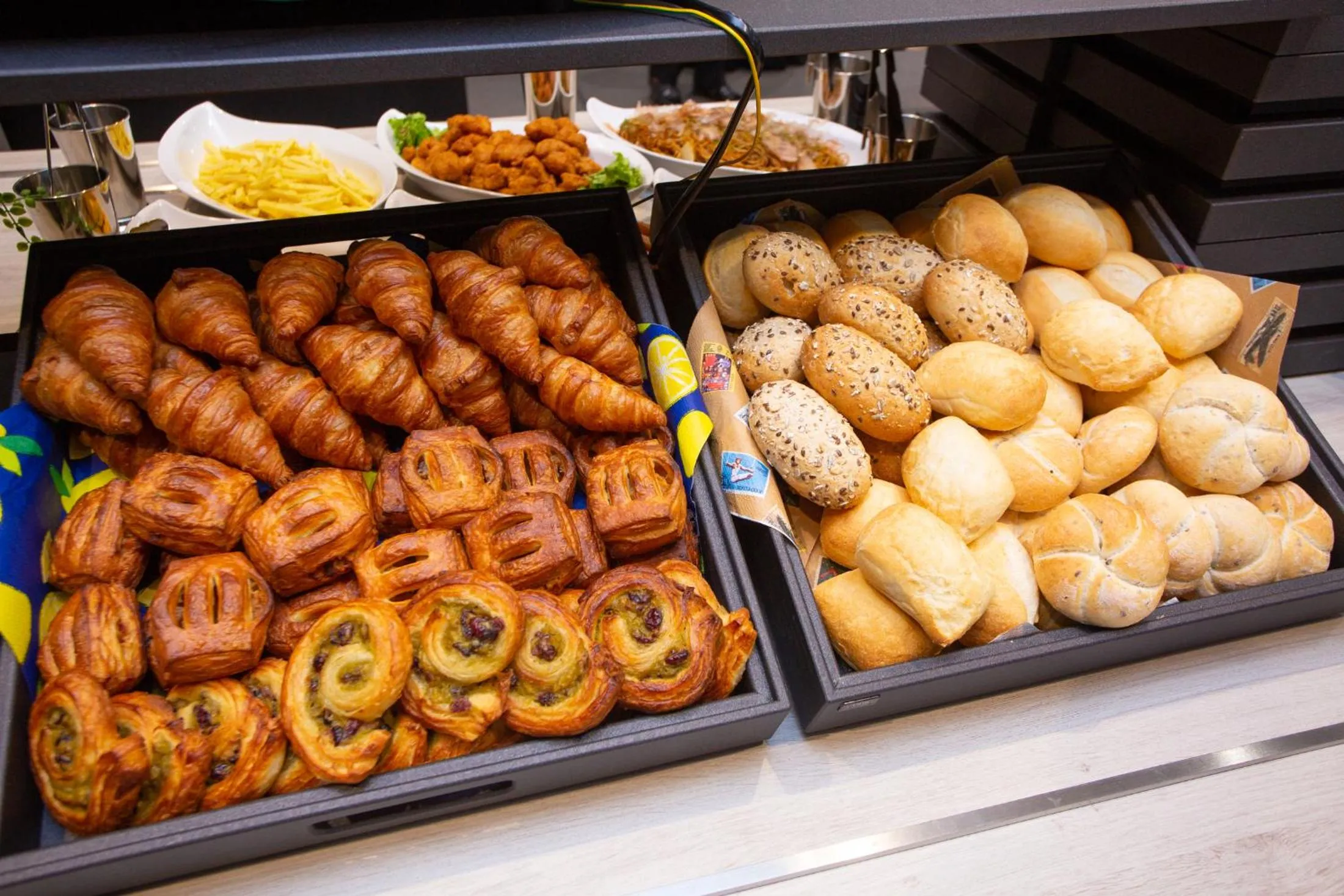 Buffet breakfast in Kuretake Inn Osaka Midousuji Hommachi