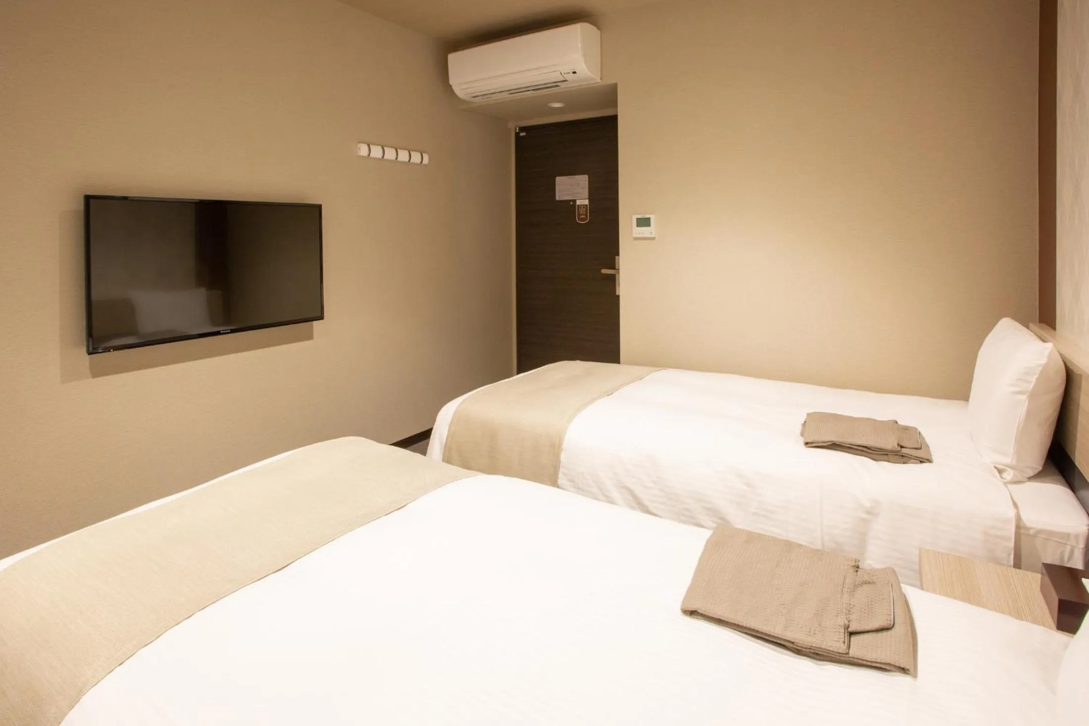 Bedroom, Bed in Kuretake Inn Osaka Midousuji Hommachi