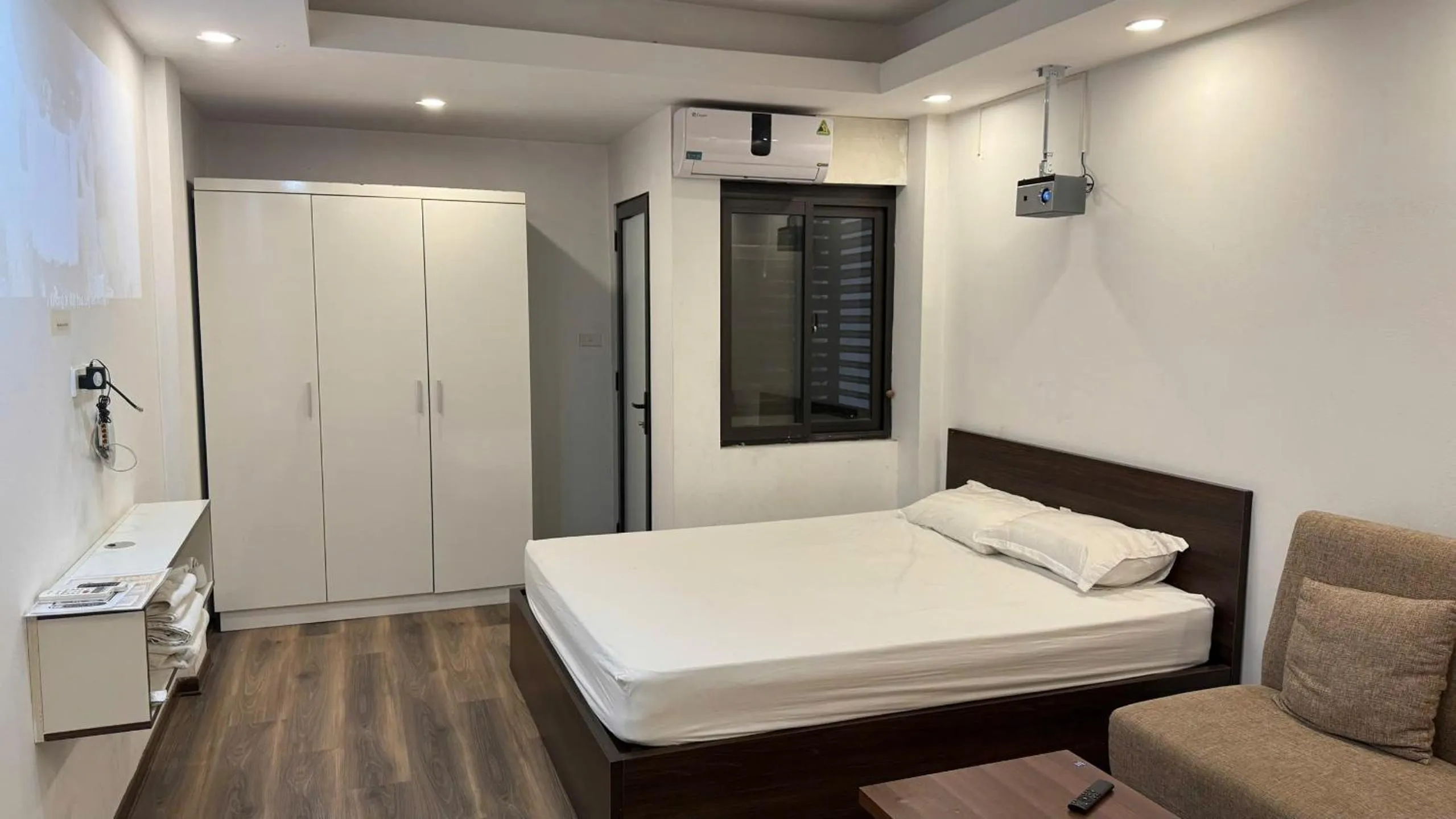 Bed in Era Ha Yen Apartment