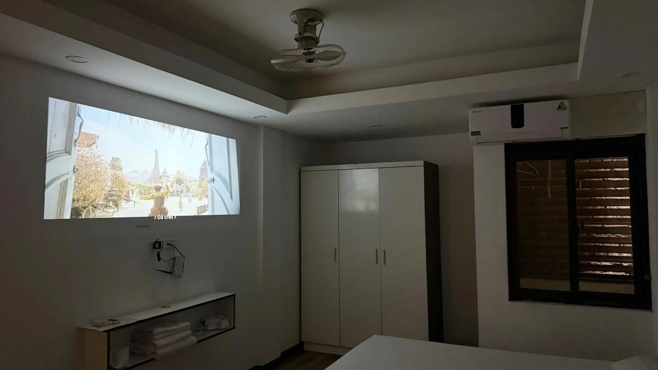 Bed in Era Ha Yen Apartment