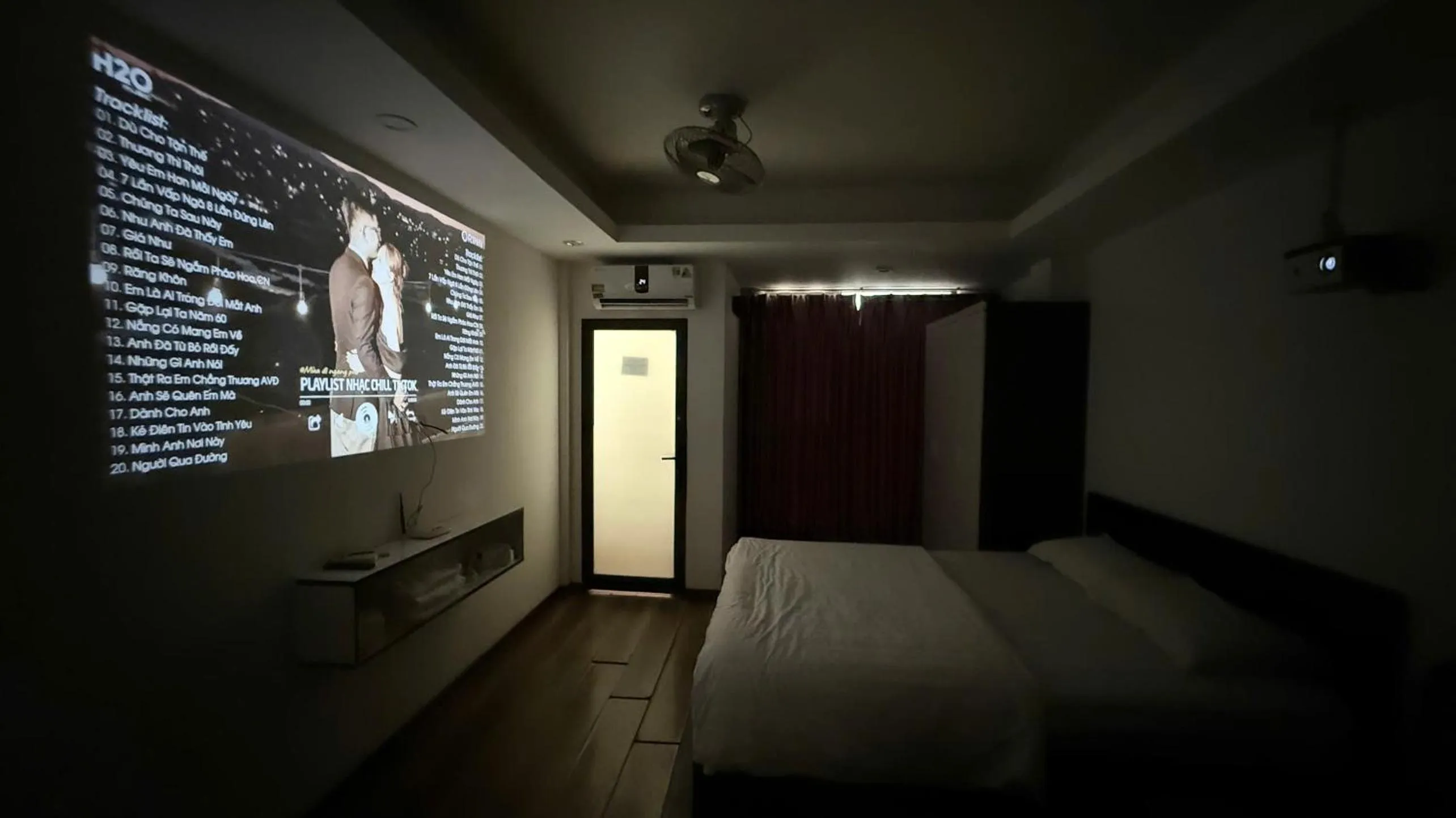 Bed in Era Ha Yen Apartment