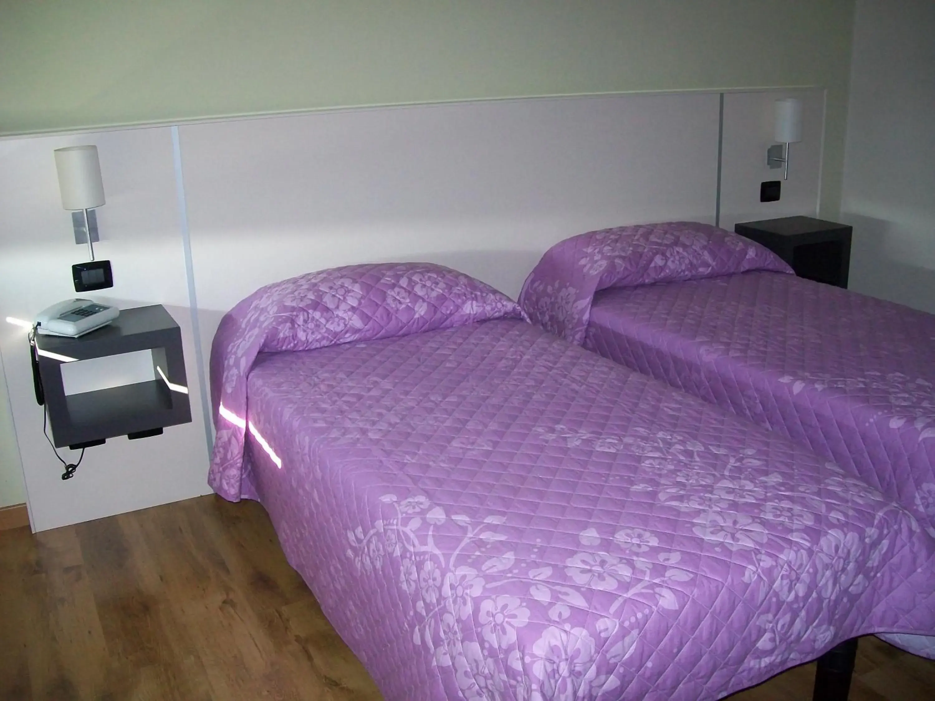Twin Room - single occupancy in Hotel Motel Giglio Twin Room - single occupancy in Hotel Motel Giglio