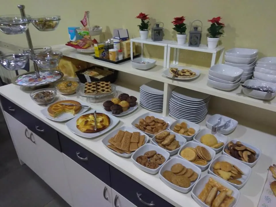 Continental breakfast in Confidence Hotel Viadana