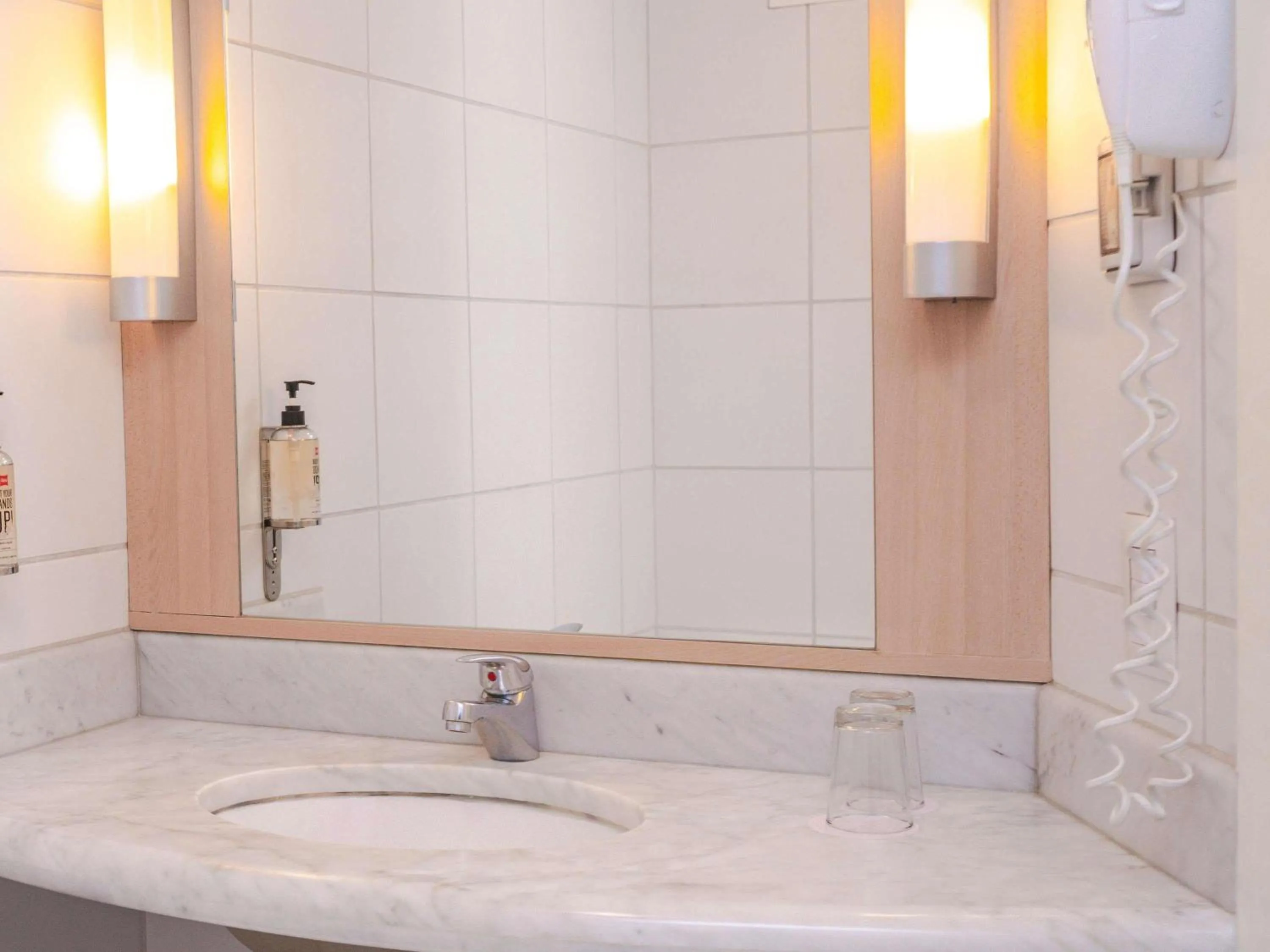 Bedroom in ibis Lima Larco Miraflores