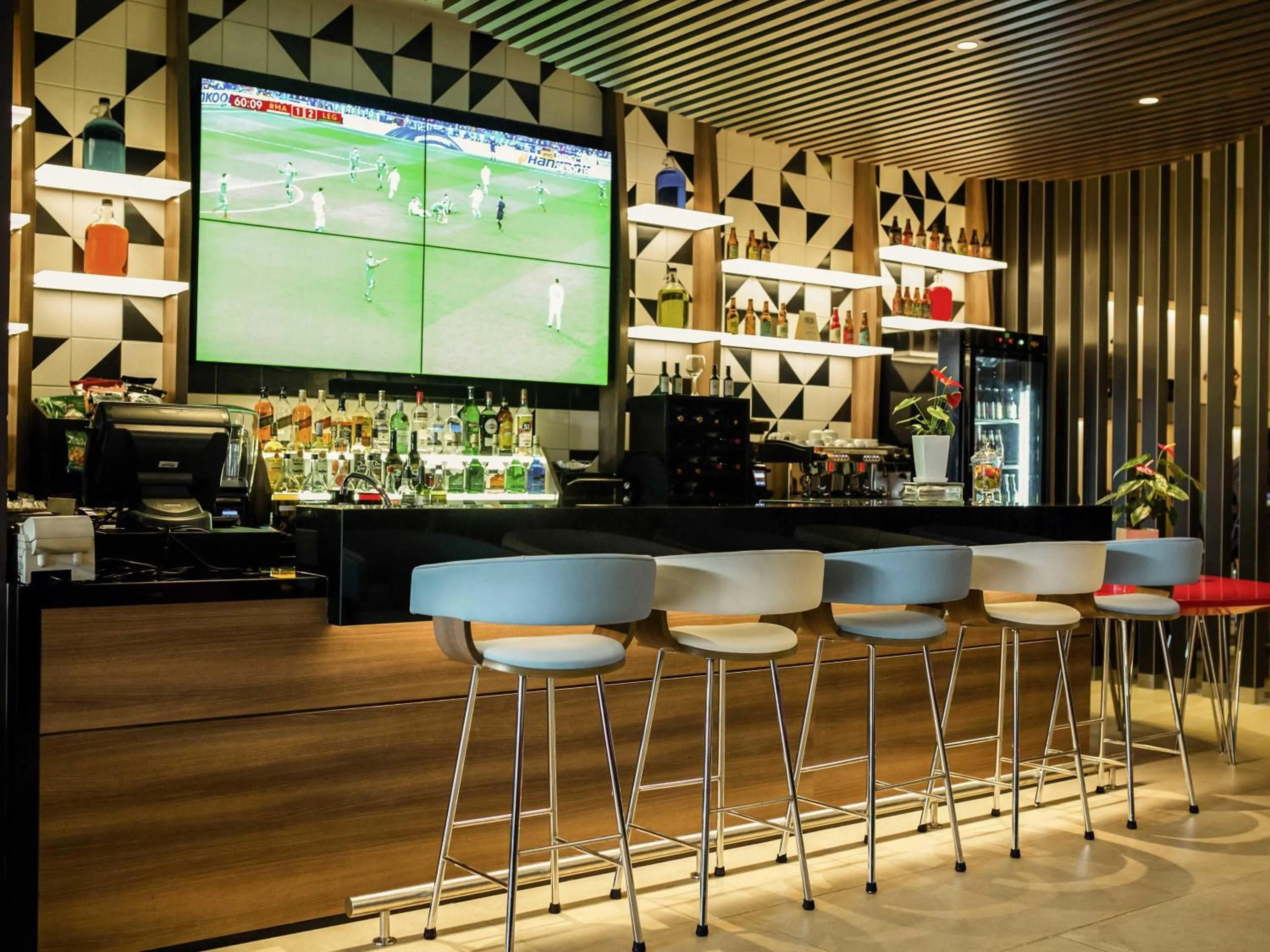 Lounge or bar in ibis Lima Larco Miraflores