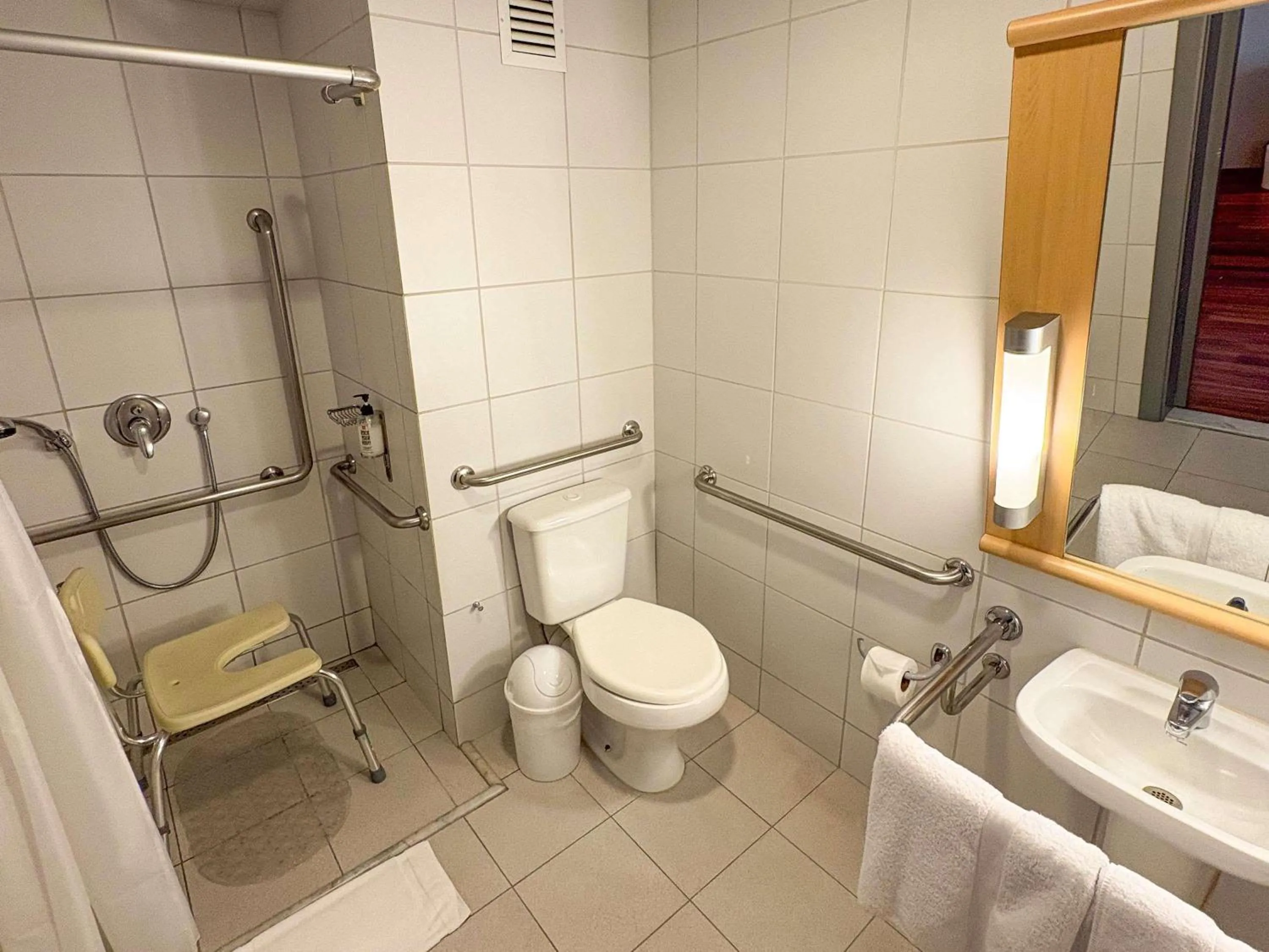 Bedroom in ibis Lima Larco Miraflores