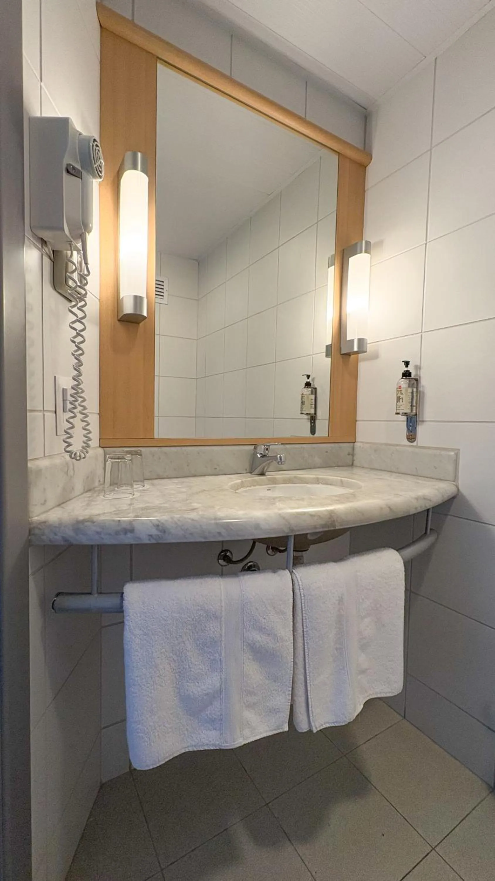 Bathroom in ibis Lima Larco Miraflores