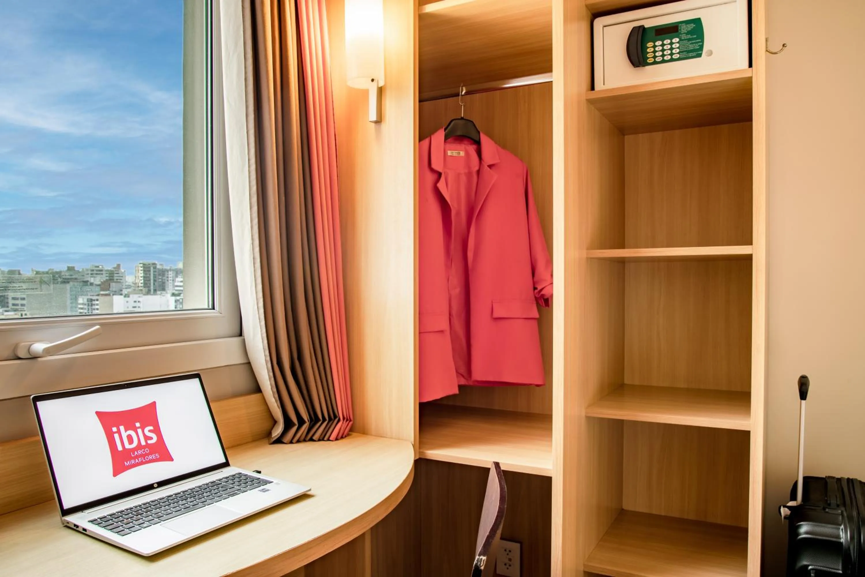 hair dresser in ibis Lima Larco Miraflores