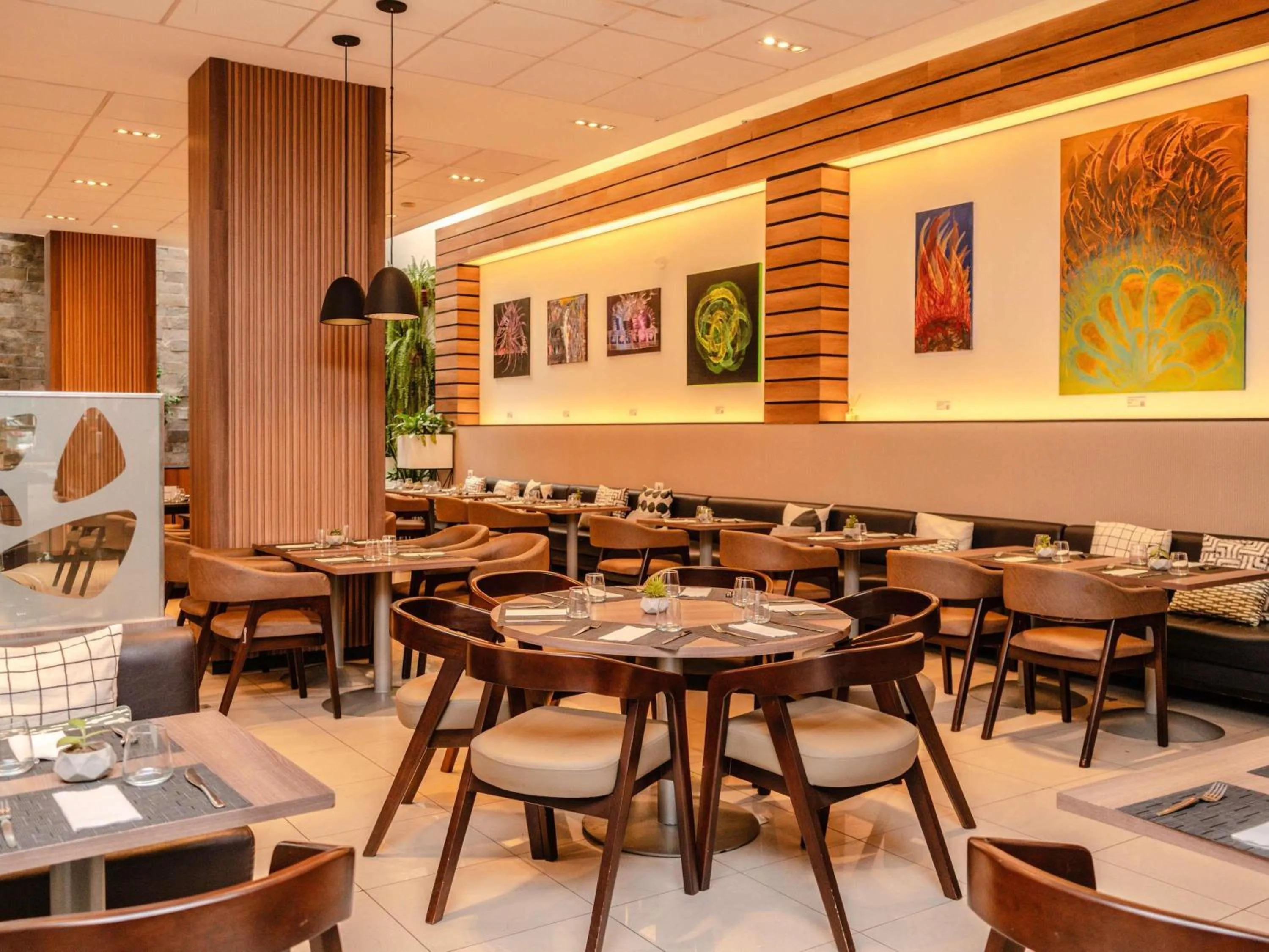 Restaurant/places to eat in ibis Lima Larco Miraflores
