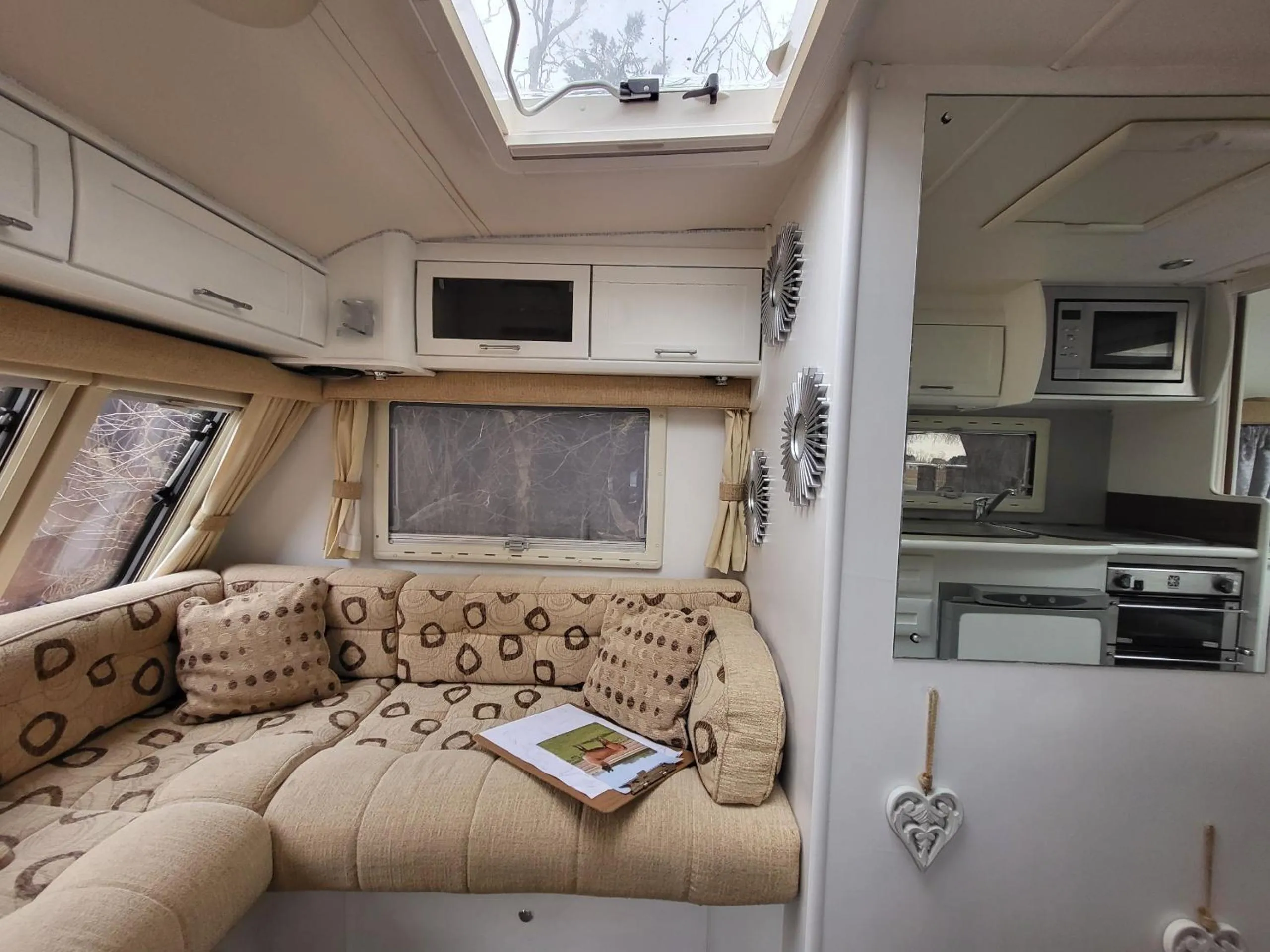 Lobby or reception in Glamping with Llamas