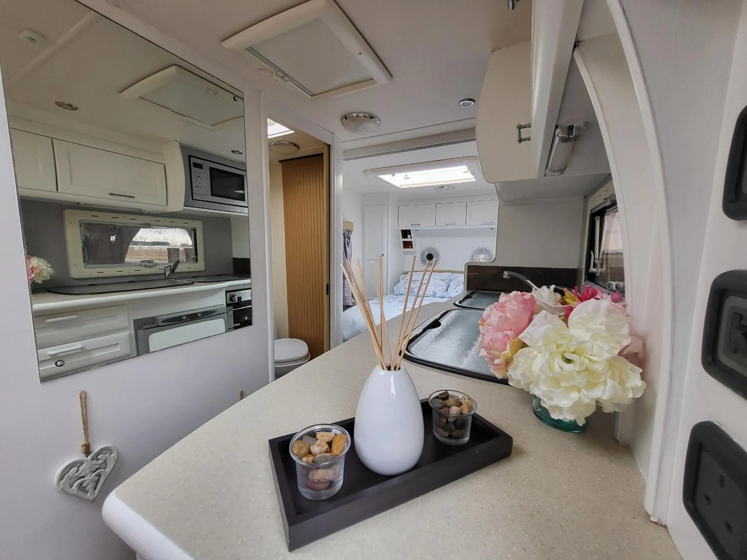 Kitchen or kitchenette in Glamping with Llamas