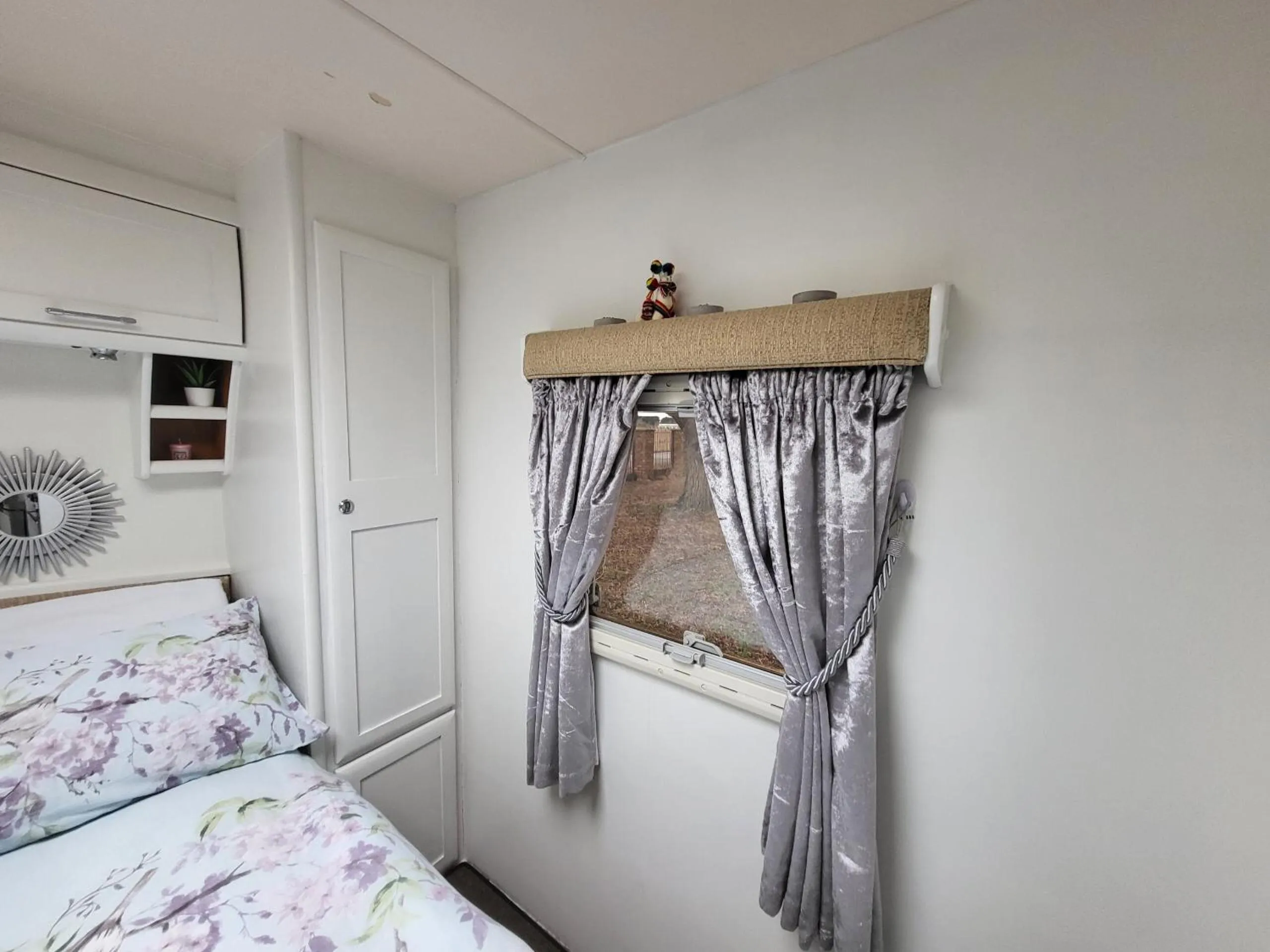 Bedroom, Bed in Glamping with Llamas