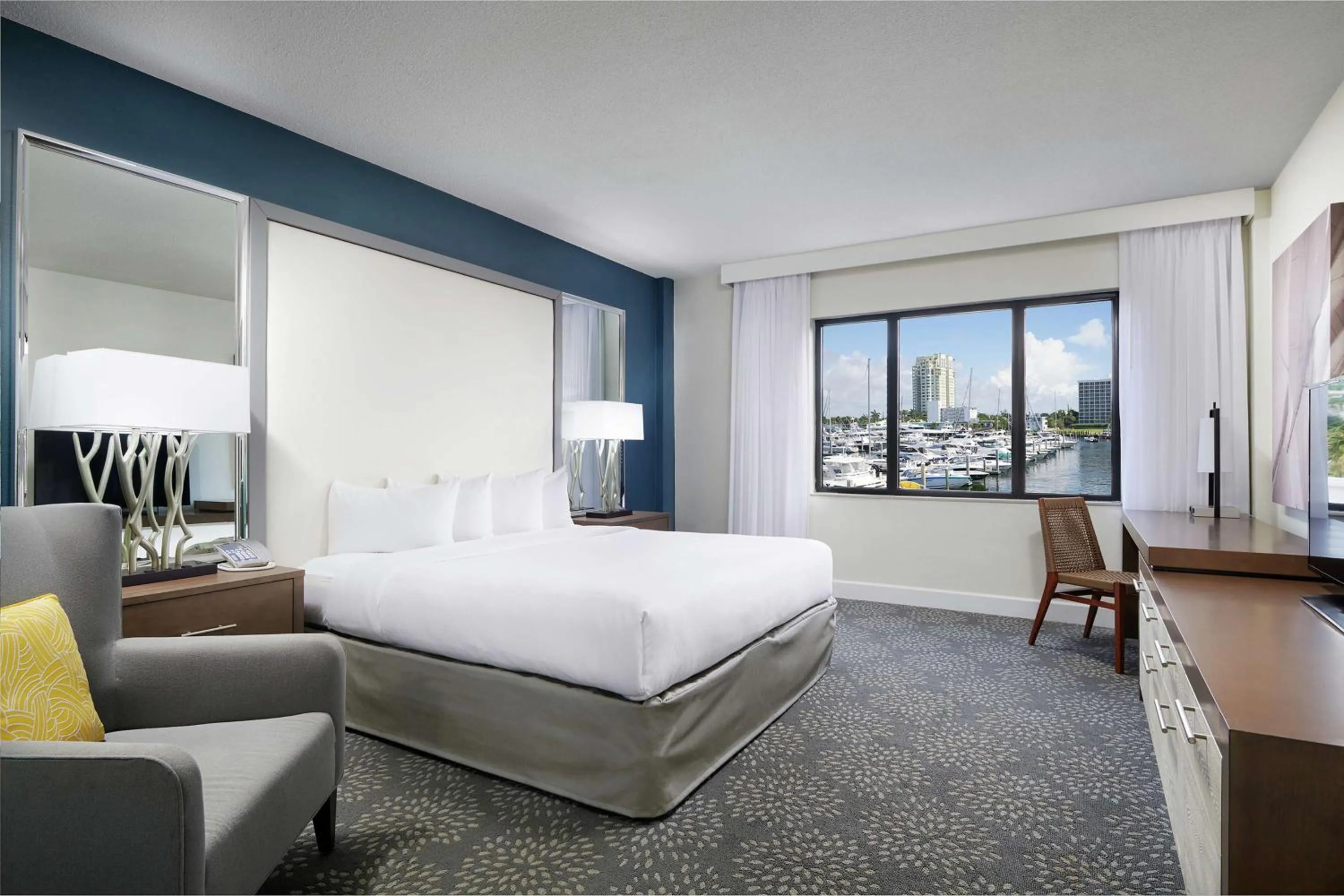 Bed in Bahia Mar Fort Lauderdale Beach - DoubleTree by Hilton