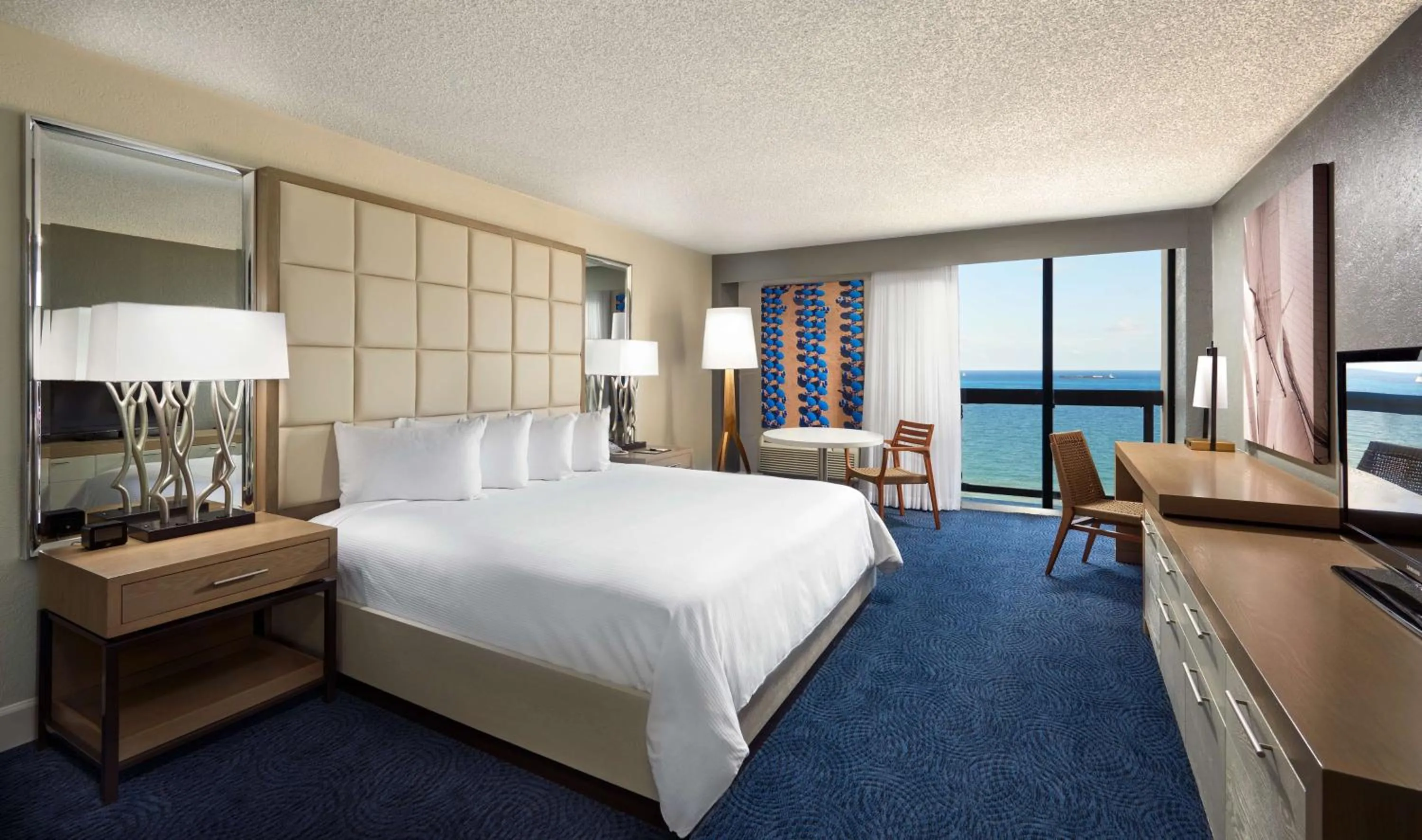 Bed in Bahia Mar Fort Lauderdale Beach - DoubleTree by Hilton