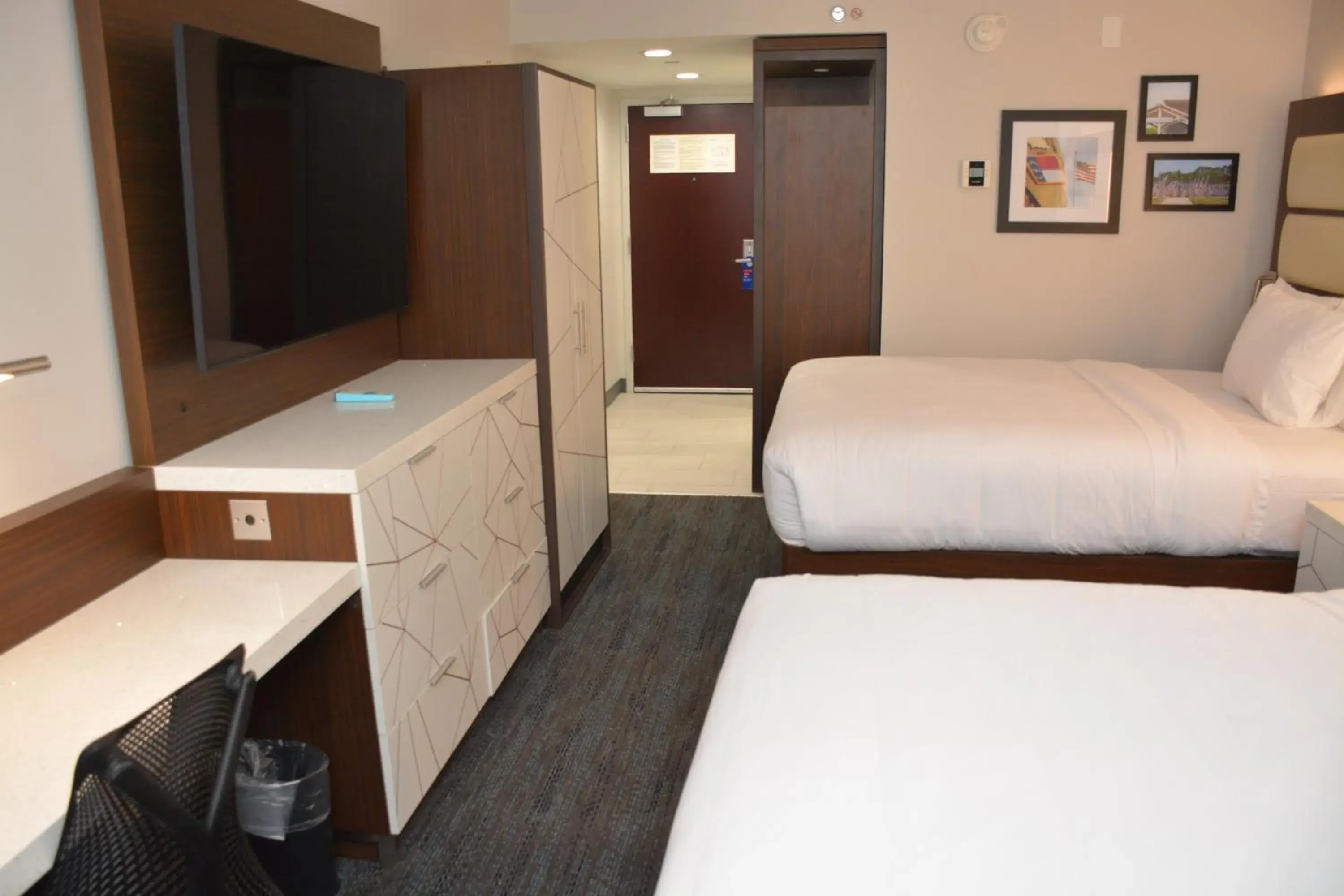 Queen Room with Two Queen Beds in Four Points by Sheraton Fayetteville Fort Bragg Queen Room with Two Queen Beds in Four Points by Sheraton Fayetteville Fort Bragg