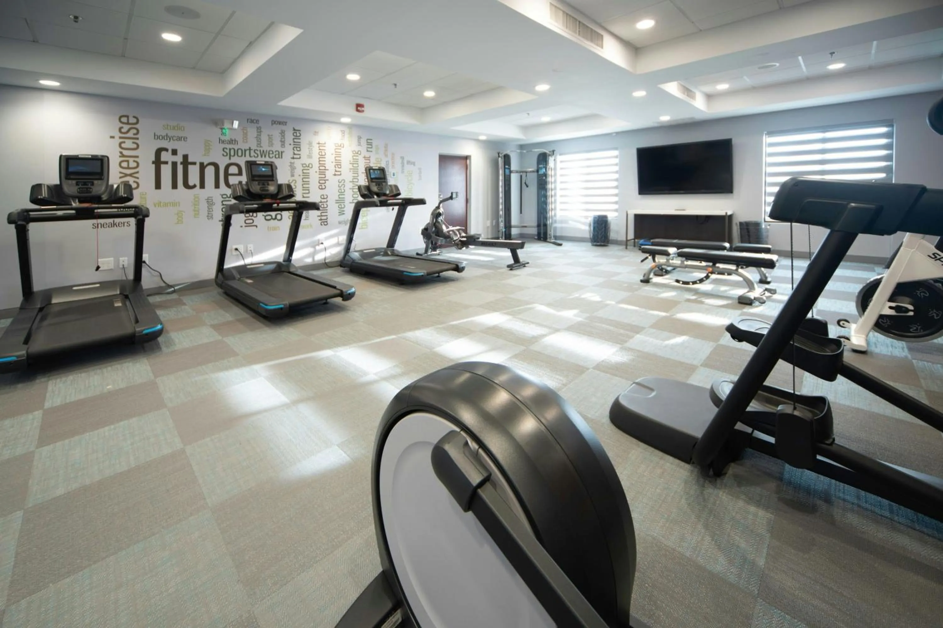 Fitness centre/facilities in Four Points by Sheraton Fayetteville Fort Bragg