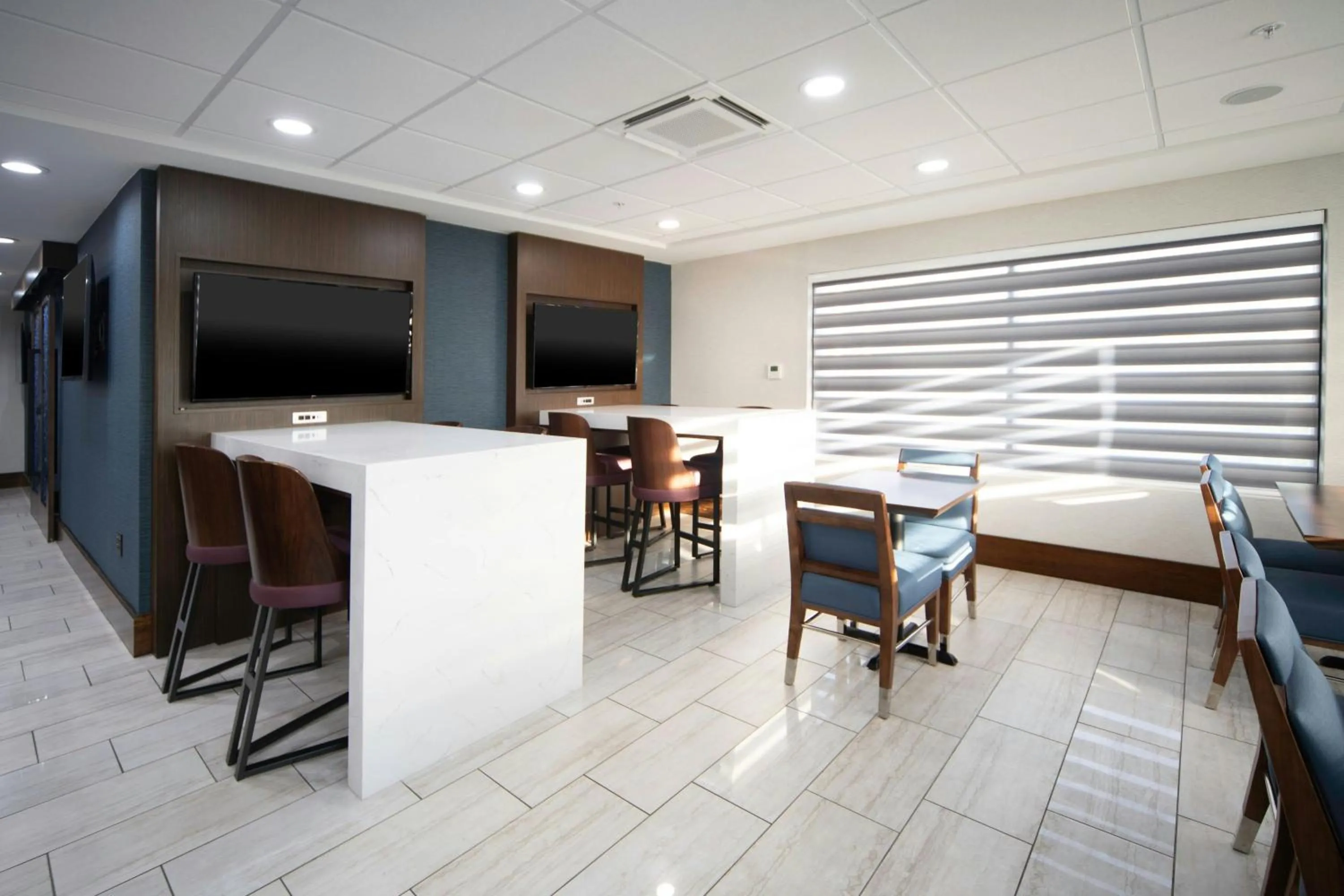 Restaurant/places to eat in Four Points by Sheraton Fayetteville Fort Bragg