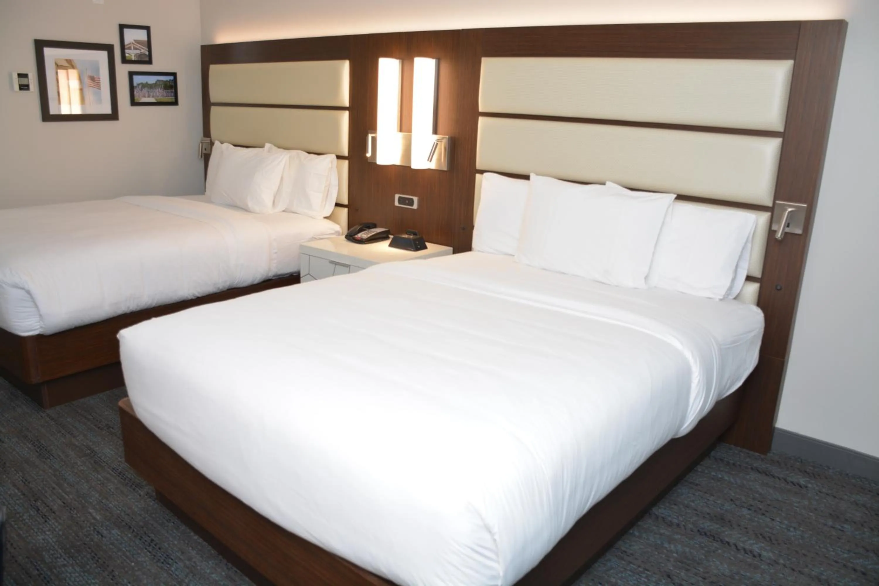 Bedroom, Bed in Four Points by Sheraton Fayetteville Fort Bragg