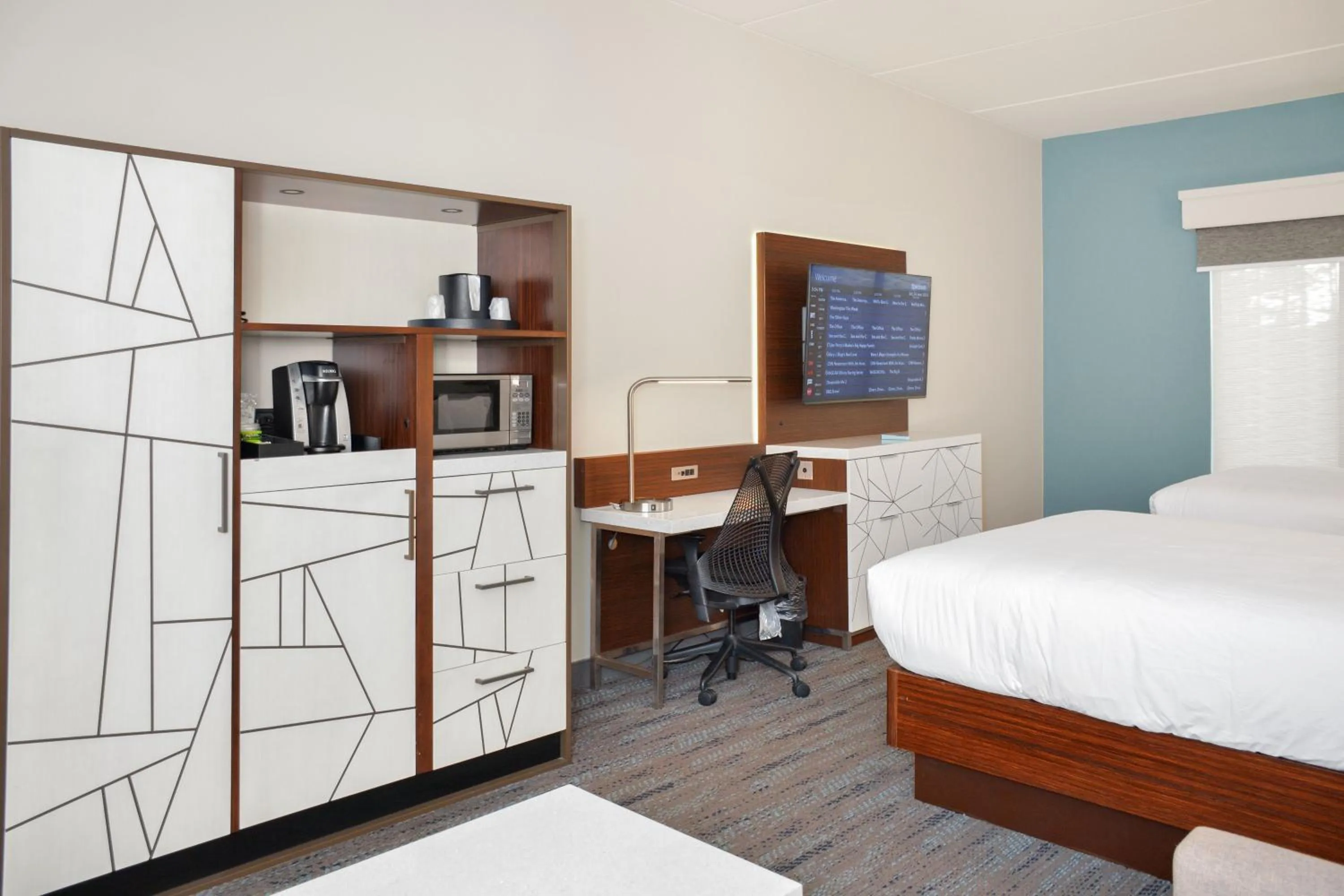 TV and multimedia, Bed in Four Points by Sheraton Fayetteville Fort Bragg