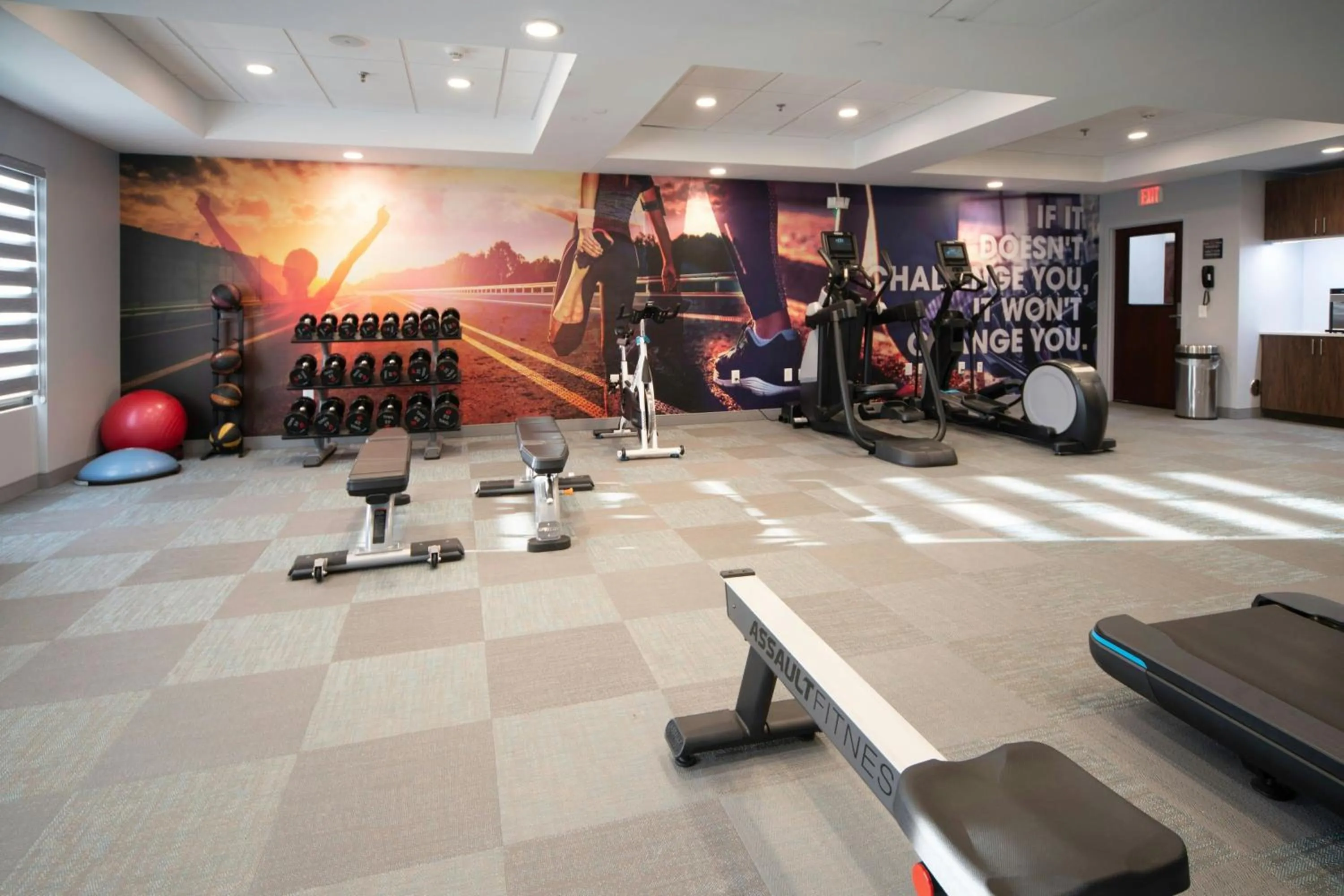 Fitness centre/facilities in Four Points by Sheraton Fayetteville Fort Bragg