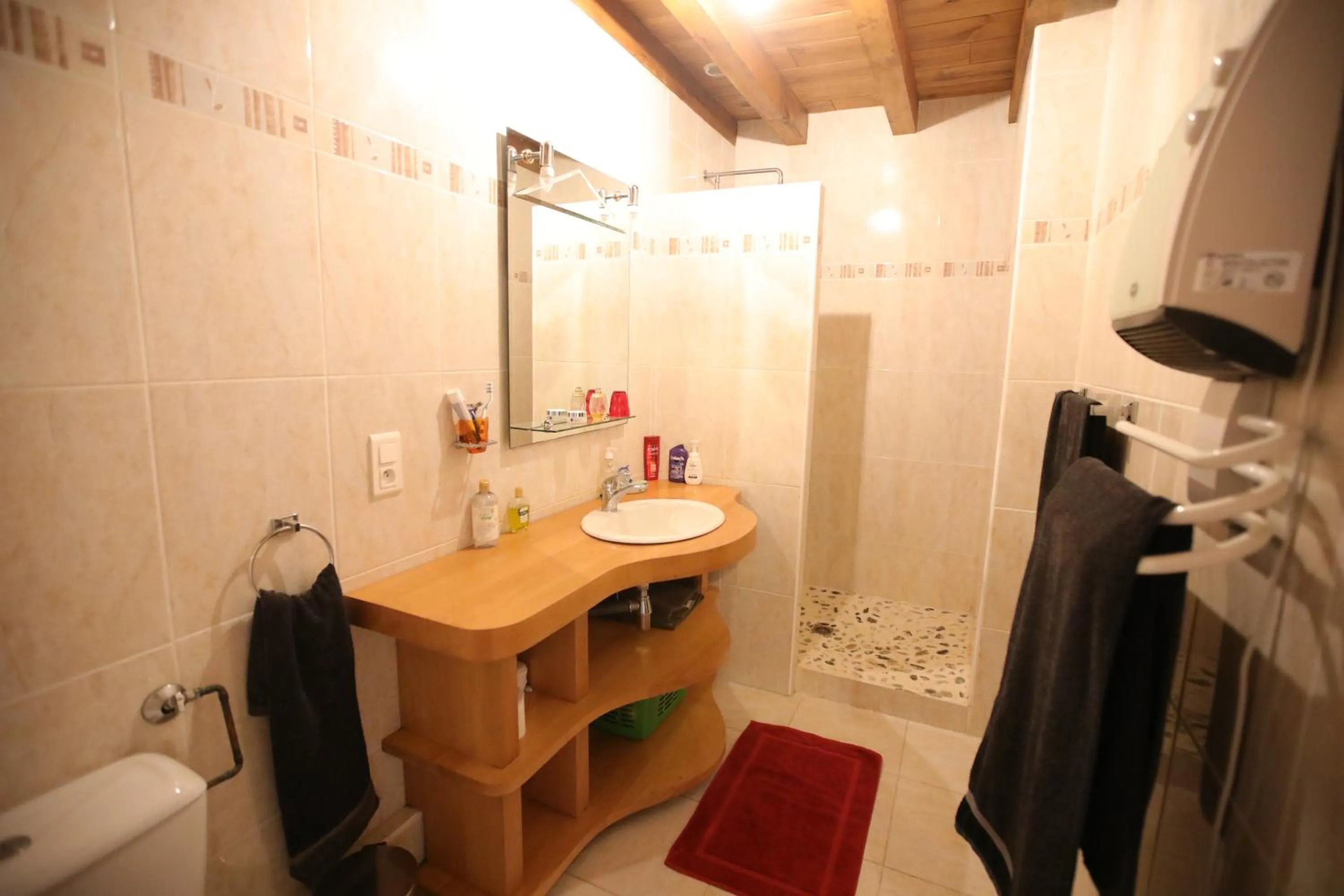 Bathroom in Chambres d hotes AZKENA