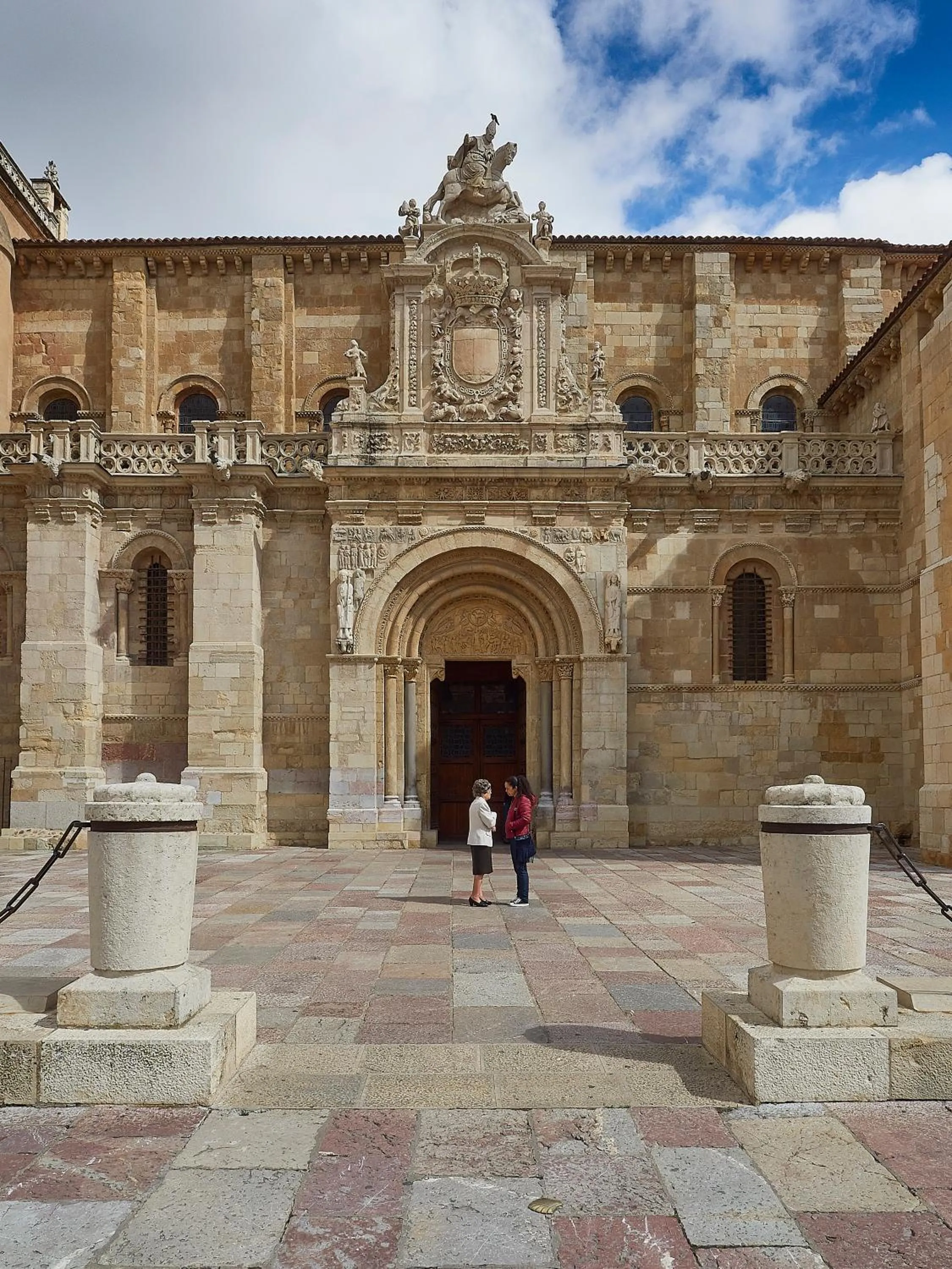 Off site in Entrevias Lodging - con Garaje y WIFI