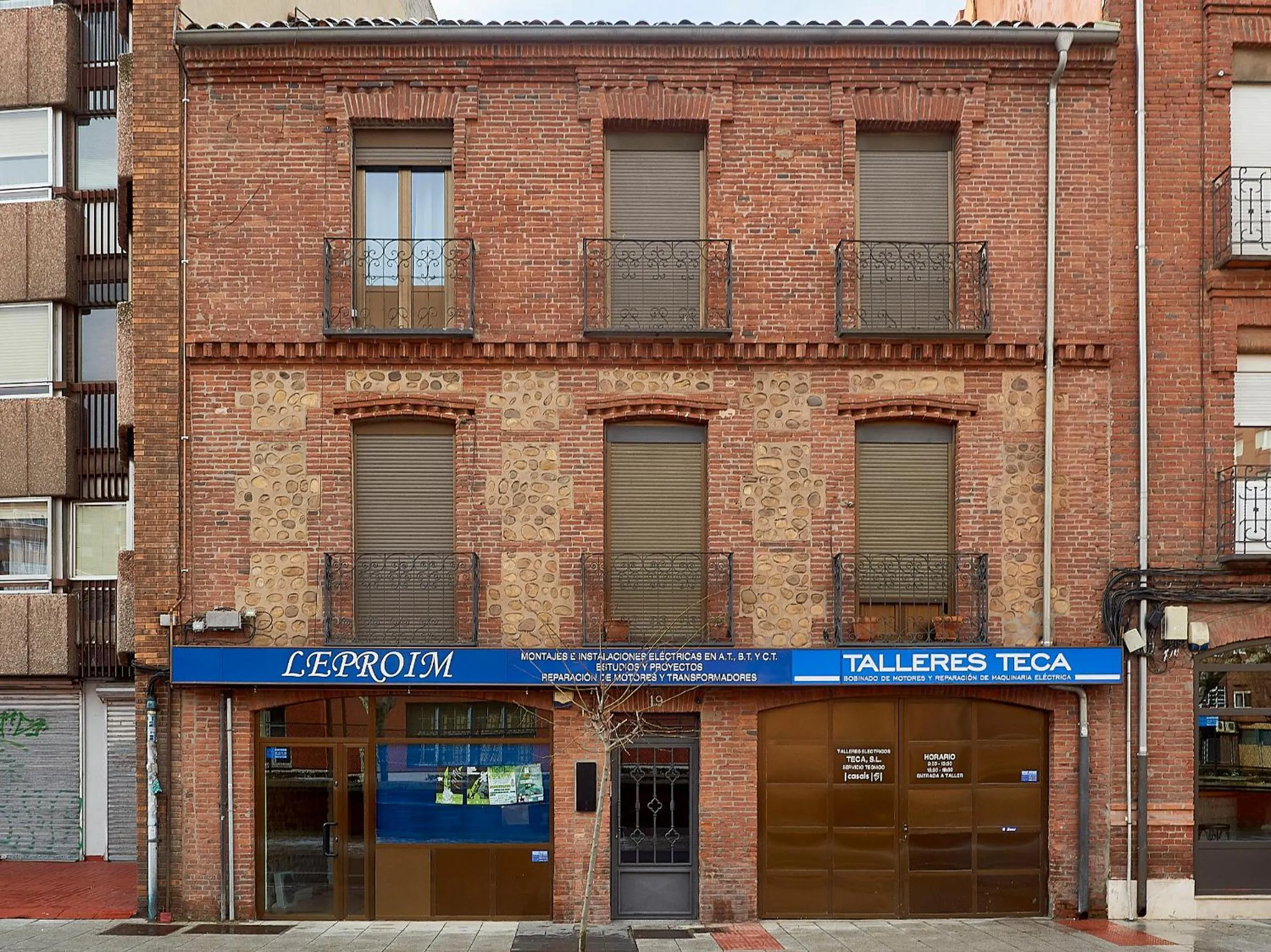 Facade/entrance in Entrevias Lodging - con Garaje y WIFI