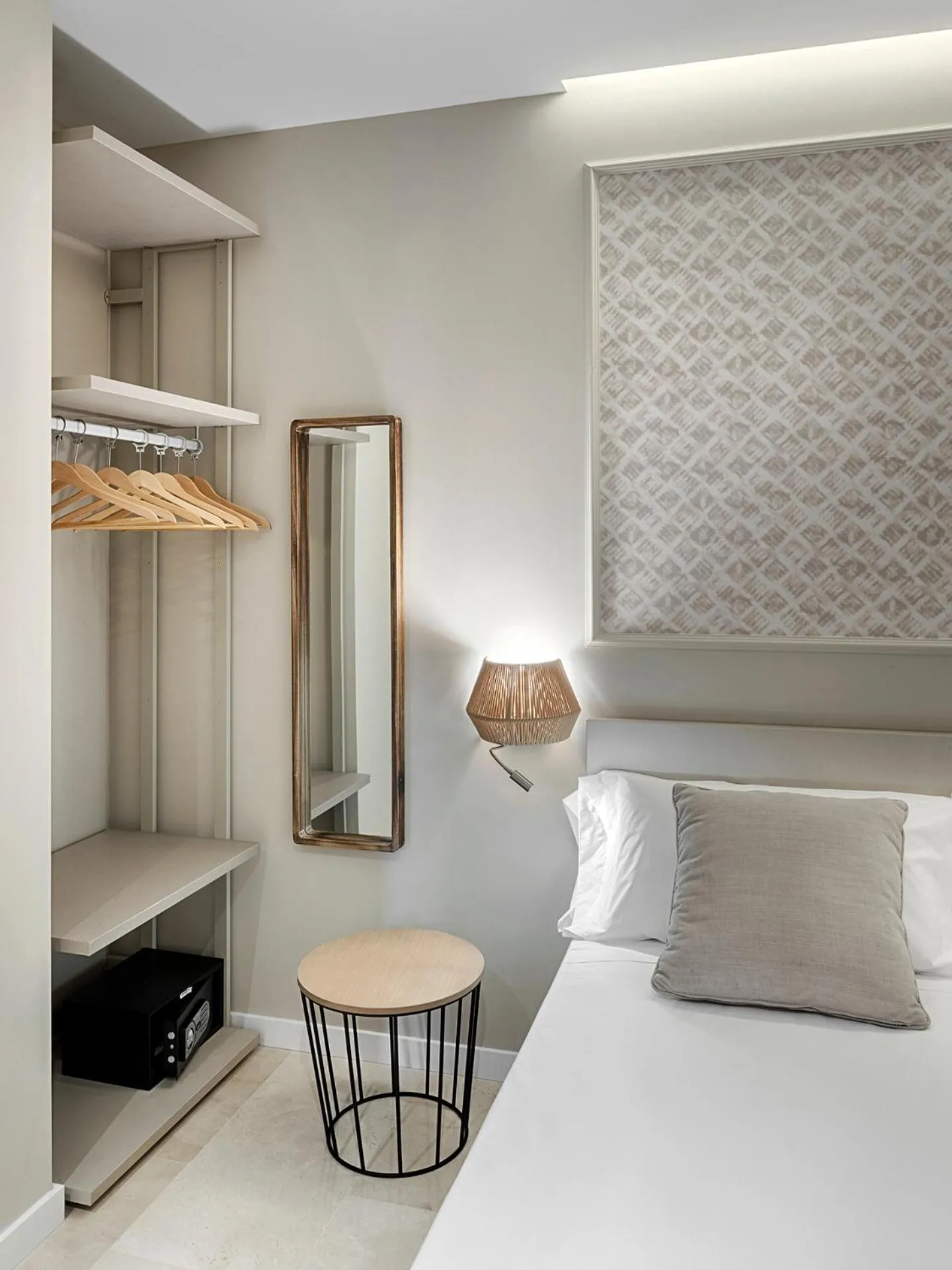 Bed in Opera House Valencia B&B