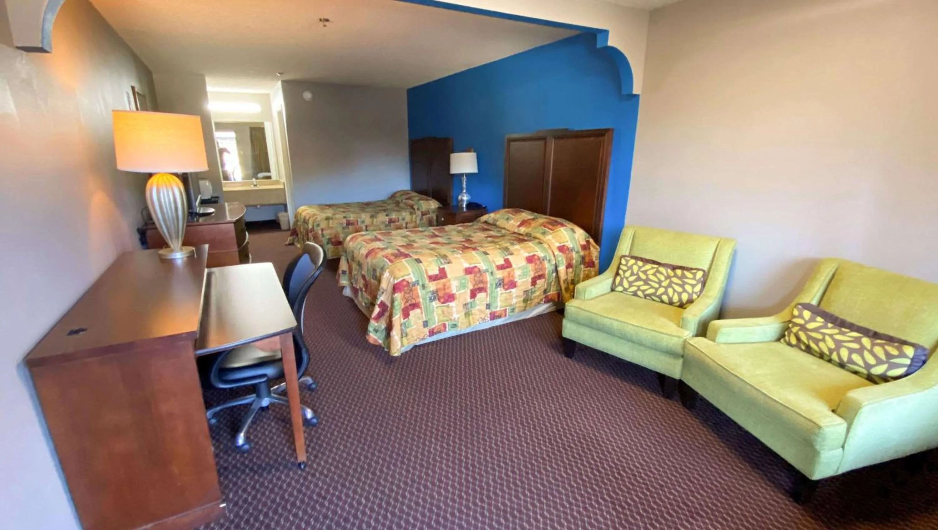 Photo of the whole room, Bed in Magnuson Hotel Marietta