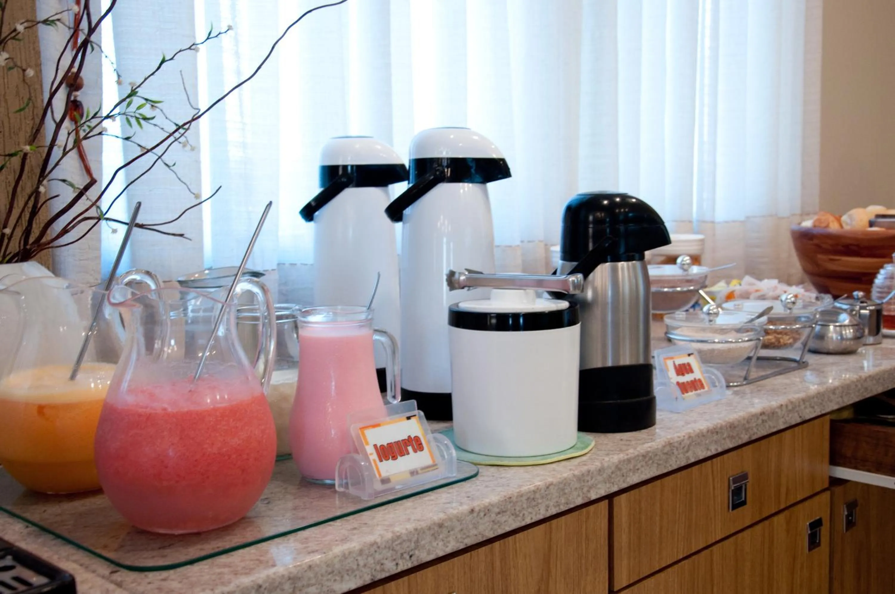Coffee/tea facilities in Hotel Linhatur