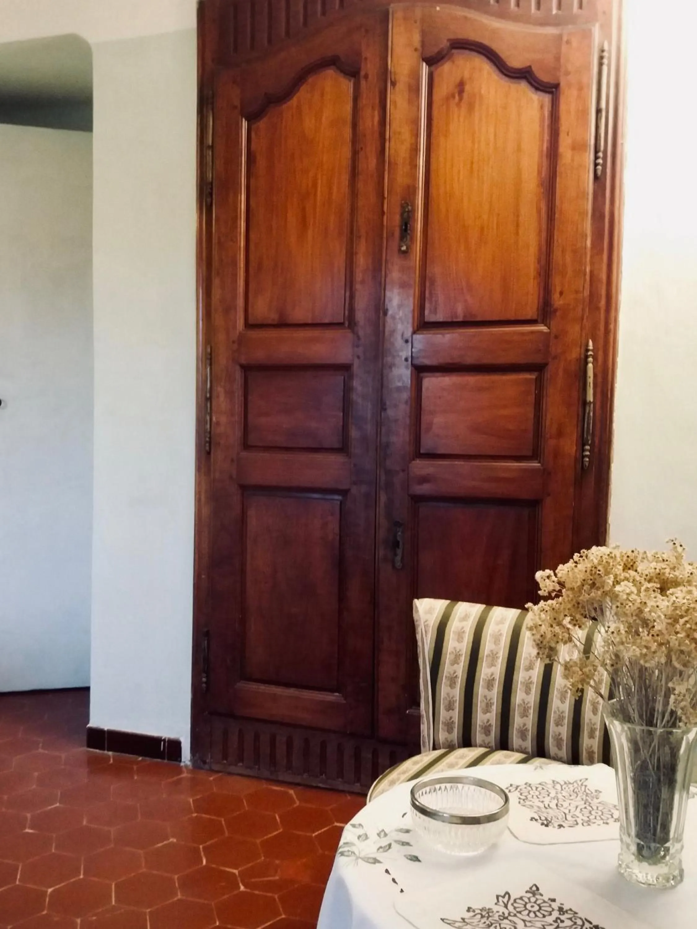 Seating area in La Gracette