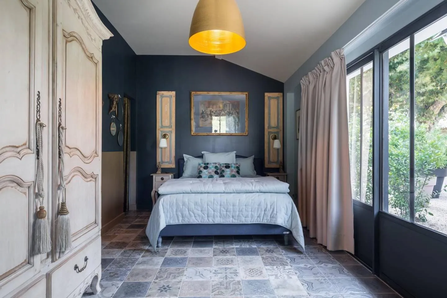 Bedroom, Bed in Les intérieurs d'Angèle