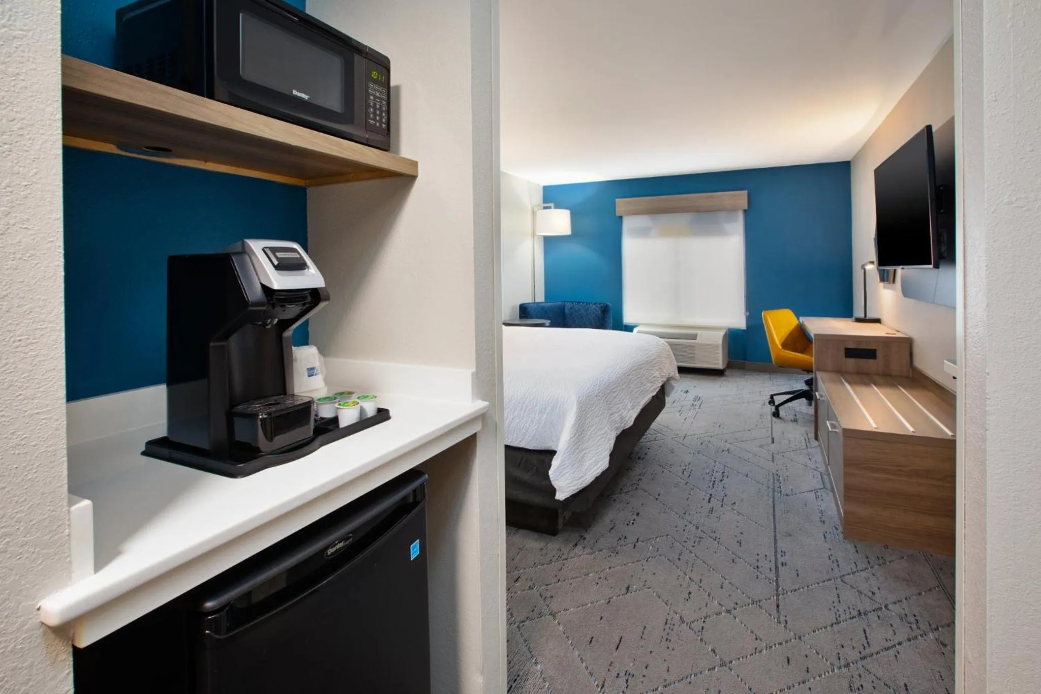 Photo of the whole room, Bed in Holiday Inn Express Hotel & Suites - Sumter by IHG