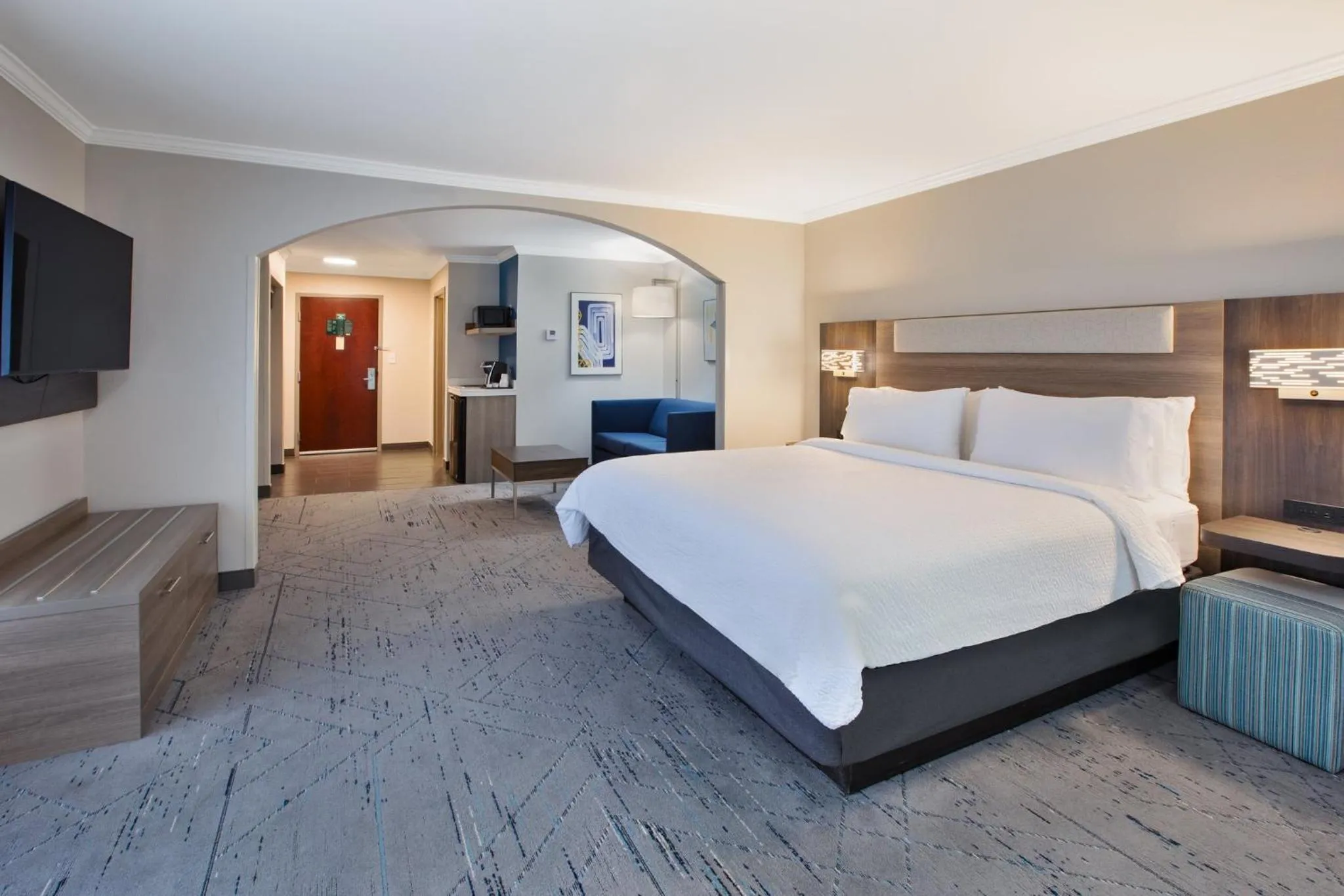 Photo of the whole room, Bed in Holiday Inn Express Hotel & Suites - Sumter by IHG