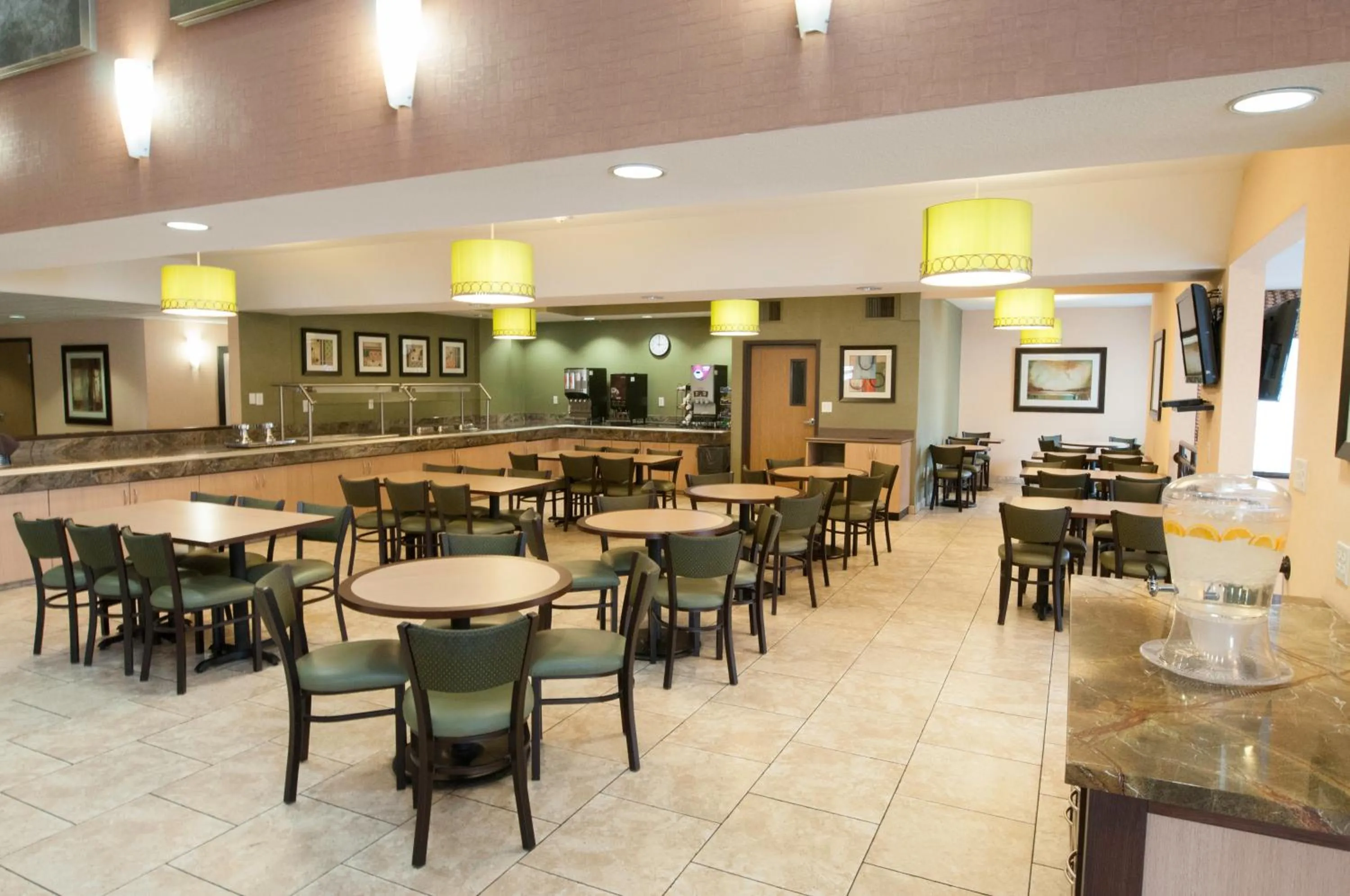 Breakfast in Crystal Inn Hotel & Suites - Salt Lake City