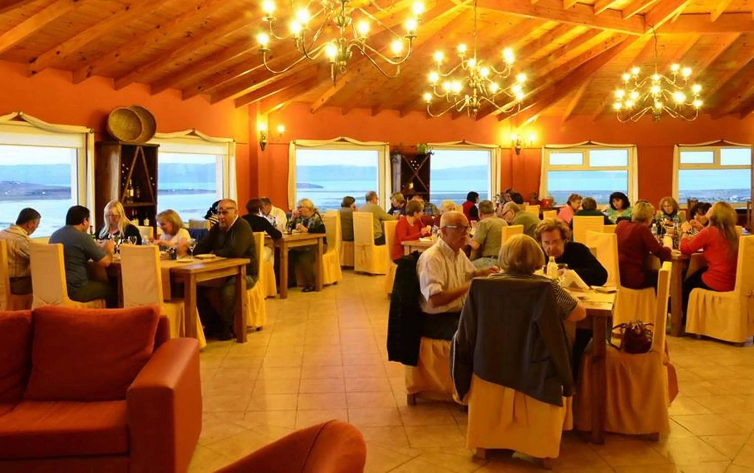 Lounge or bar in Aikendor Hotel Panorámico