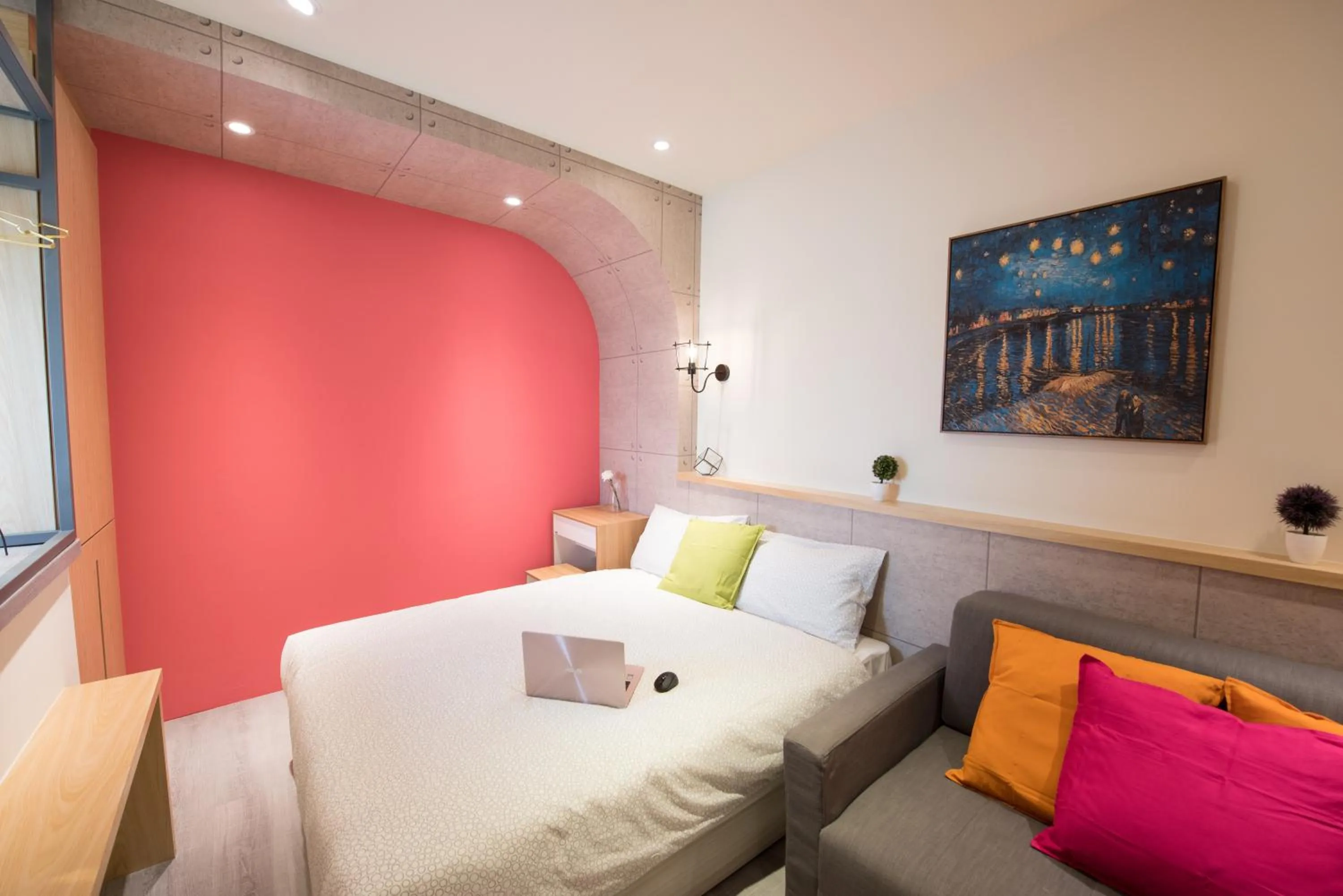 Bed in Small Bridge Good Home