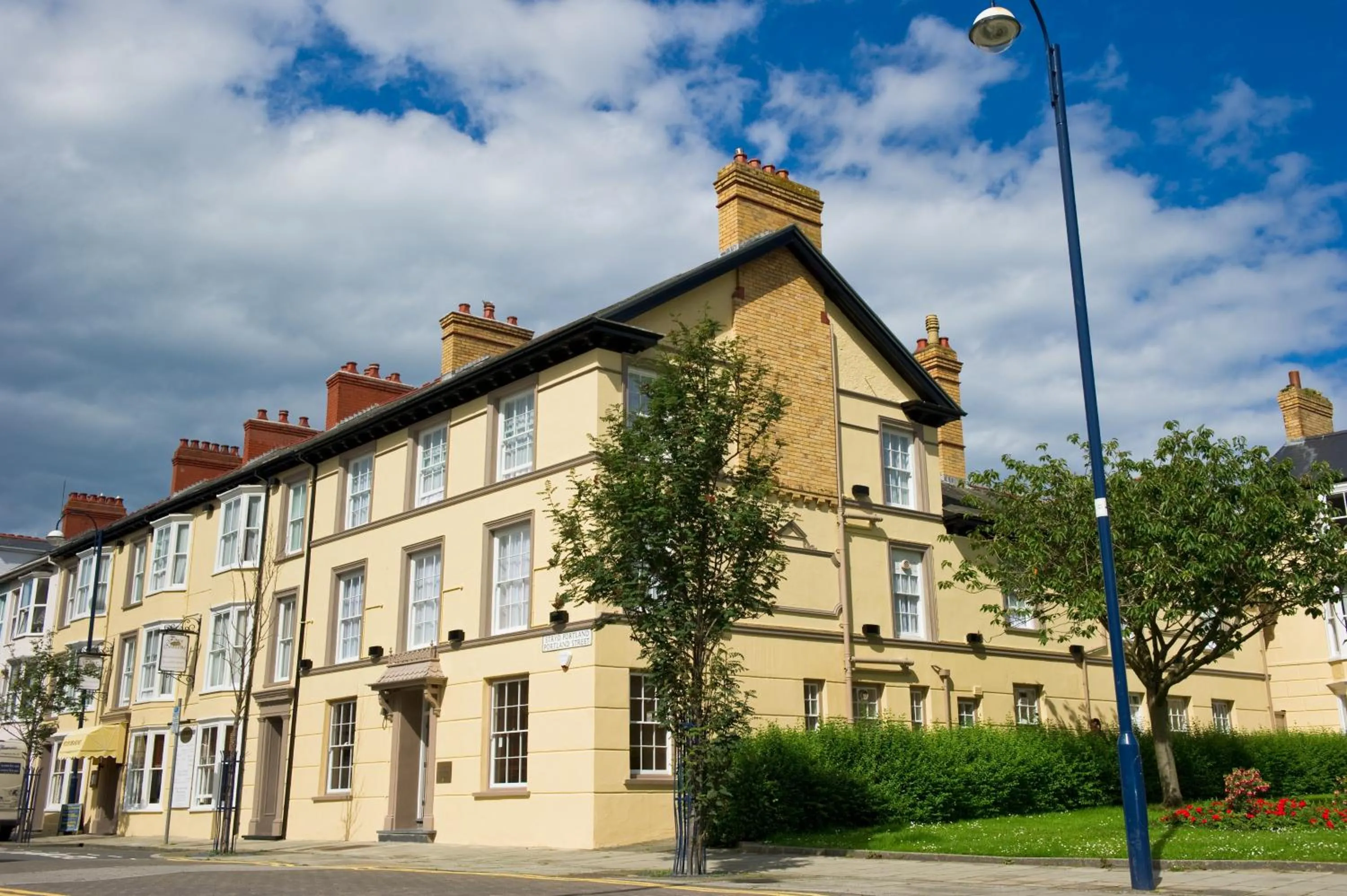 Facade/entrance in Four Seasons Hotel
