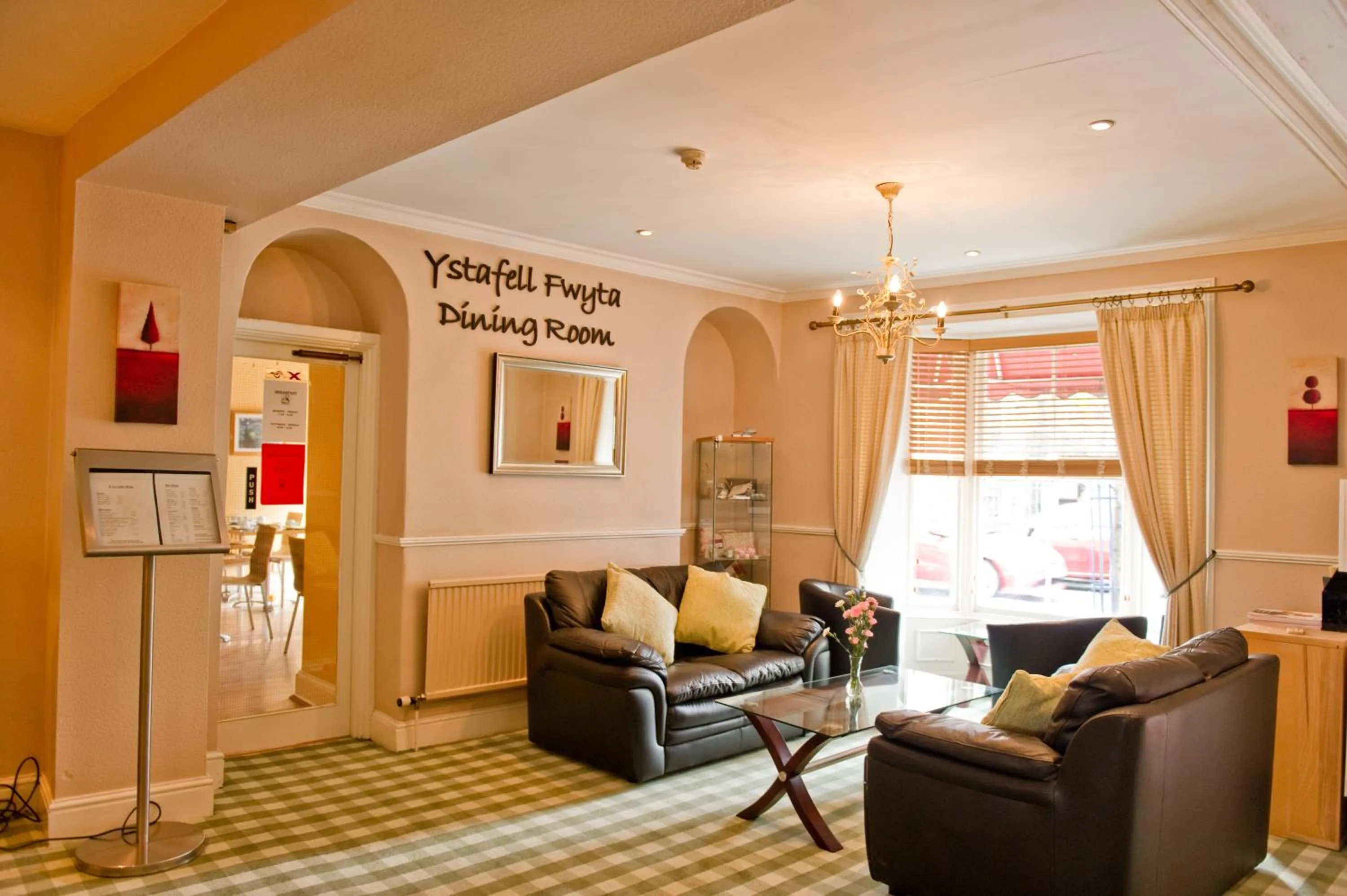 Lounge or bar in Four Seasons Hotel